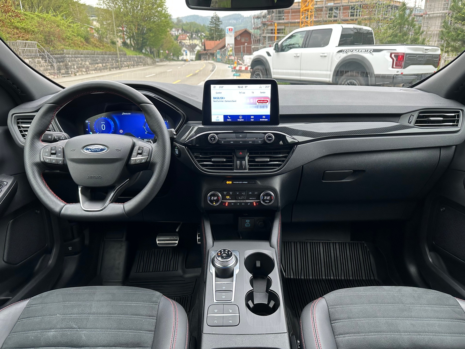 FORD Kuga 2.0 TDCi EcoBlue ST-Line X 4WD-image-13