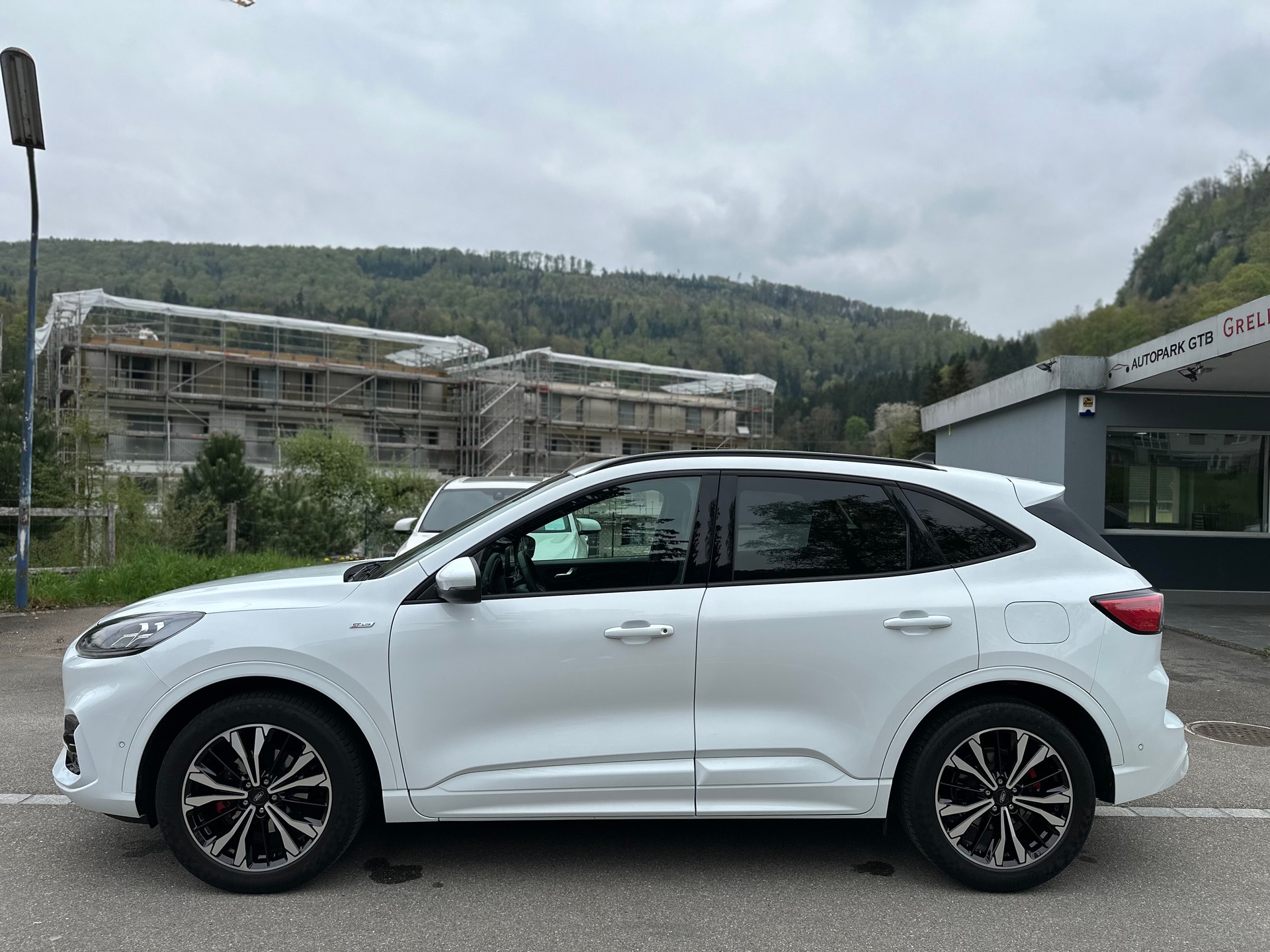 FORD Kuga 2.0 TDCi EcoBlue ST-Line X 4WD-showroom-element-3
