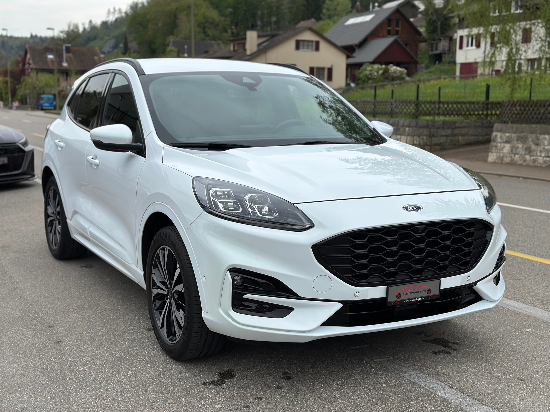 FORD Kuga 2.0 TDCi EcoBlue ST-Line X 4WD-showroom-element-1