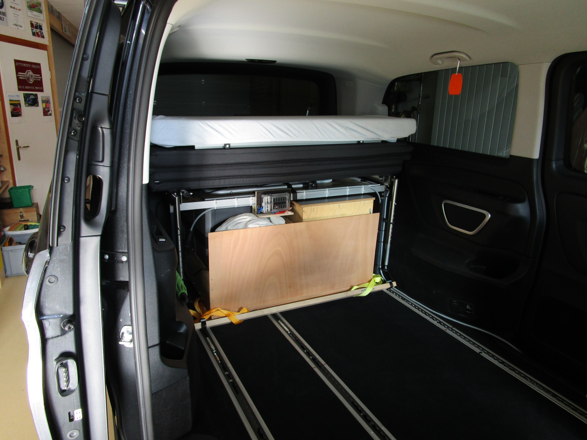 MERCEDES-BENZ Vito 116 CDI Lang Pro Tourer 9G-Tronic-image-7