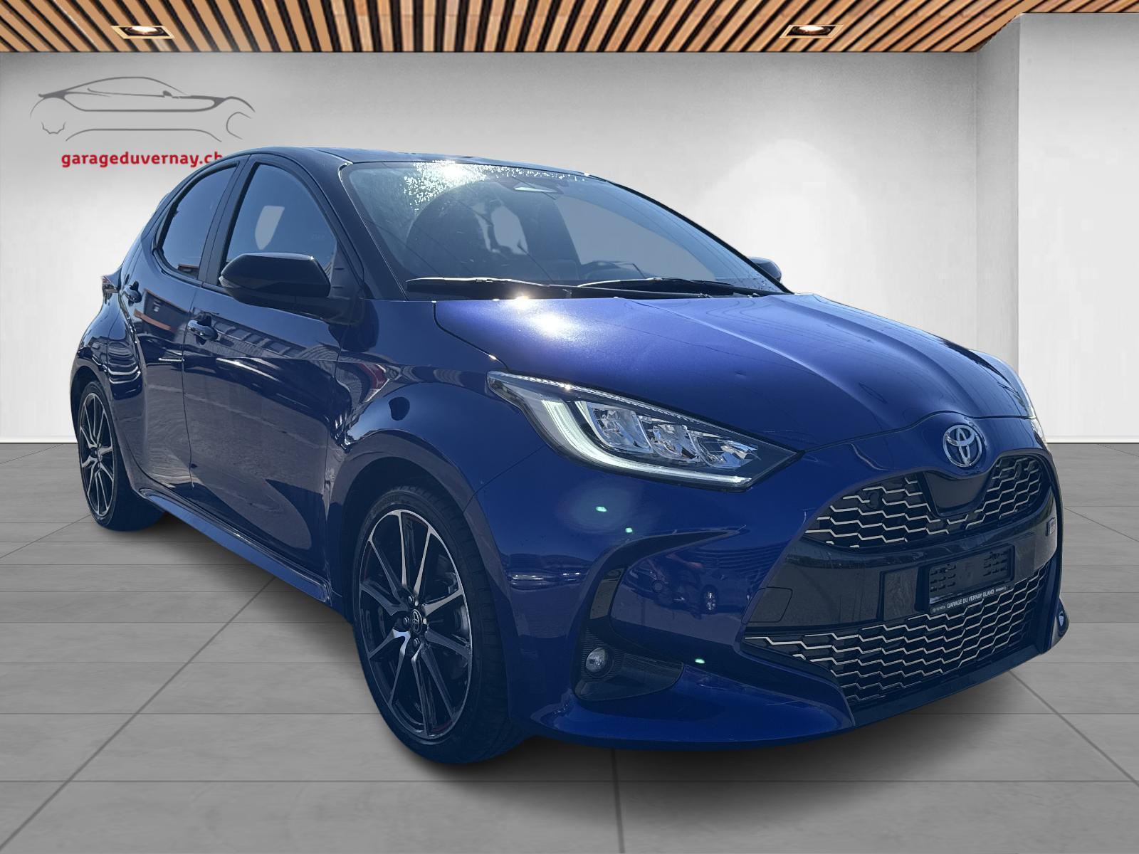 TOYOTA Yaris 1.5 GR Sport e-CVT-showroom-element-1