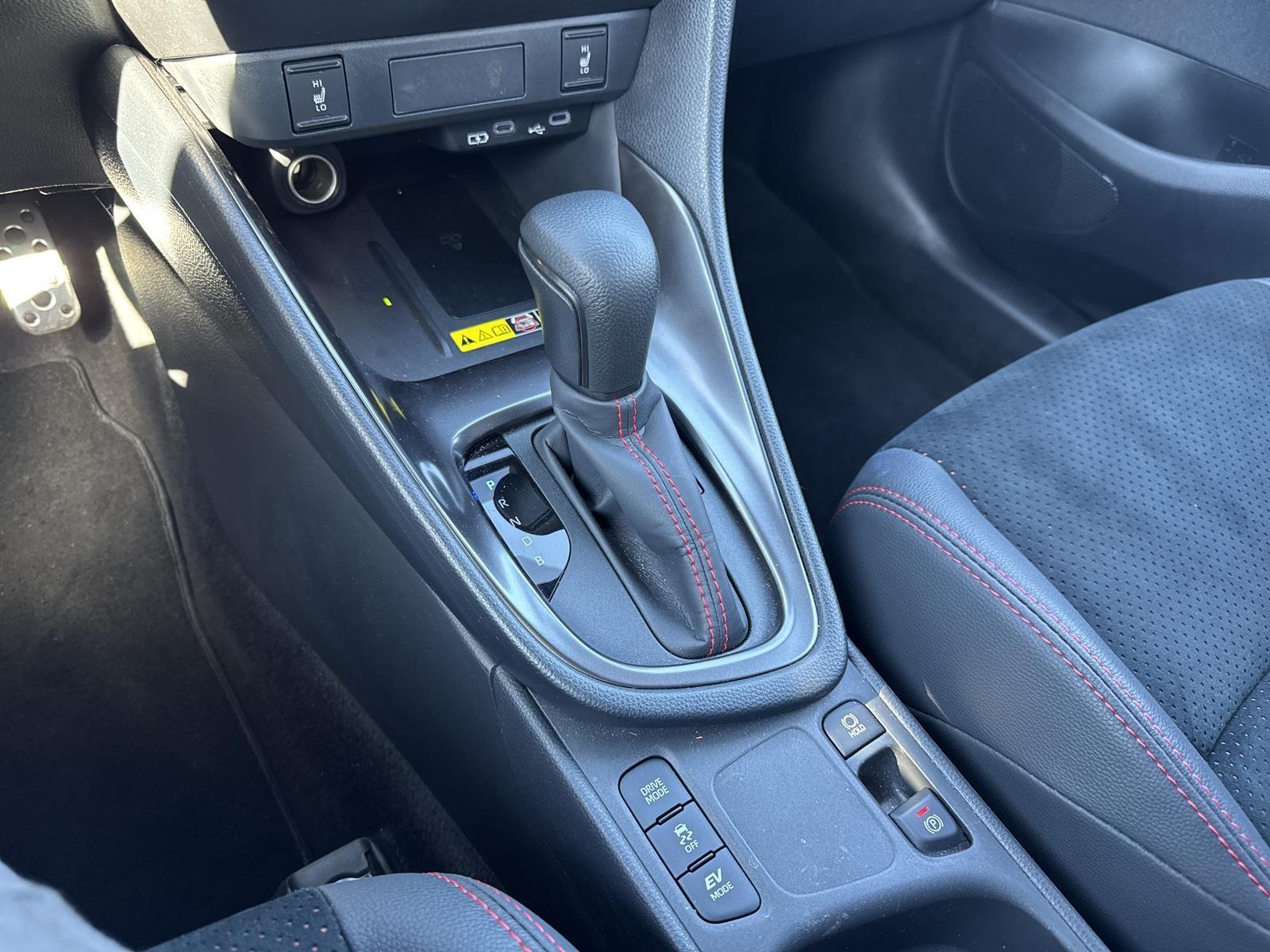 TOYOTA Yaris 1.5 GR Sport e-CVT-image-8