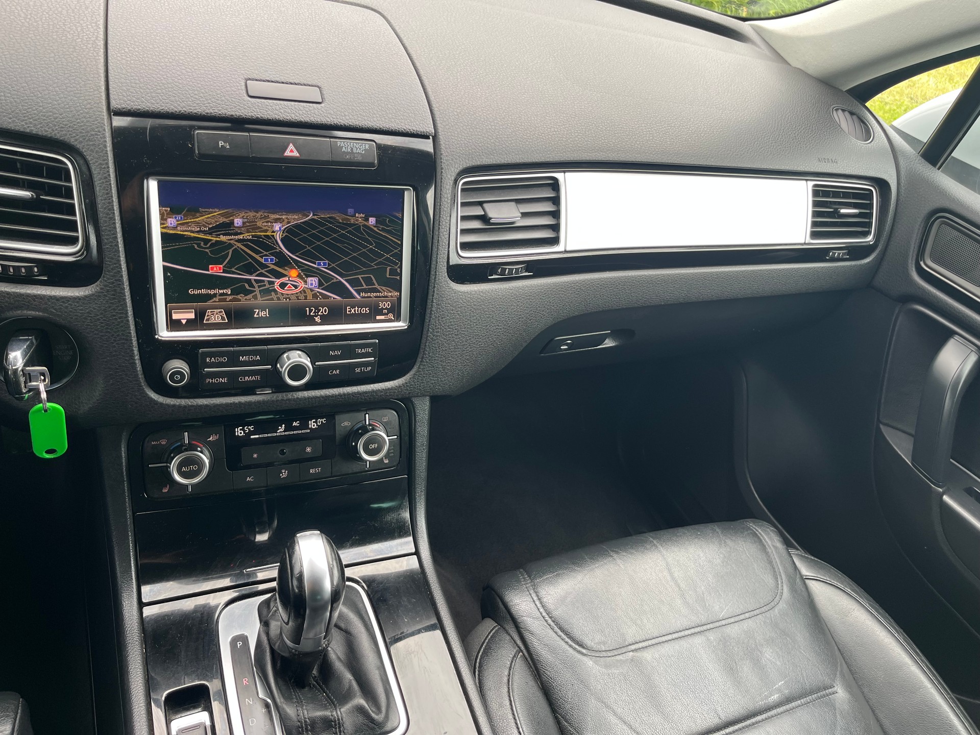 VW Touareg 3.0 TDI BlueMotion Technology Tiptronic-image-13