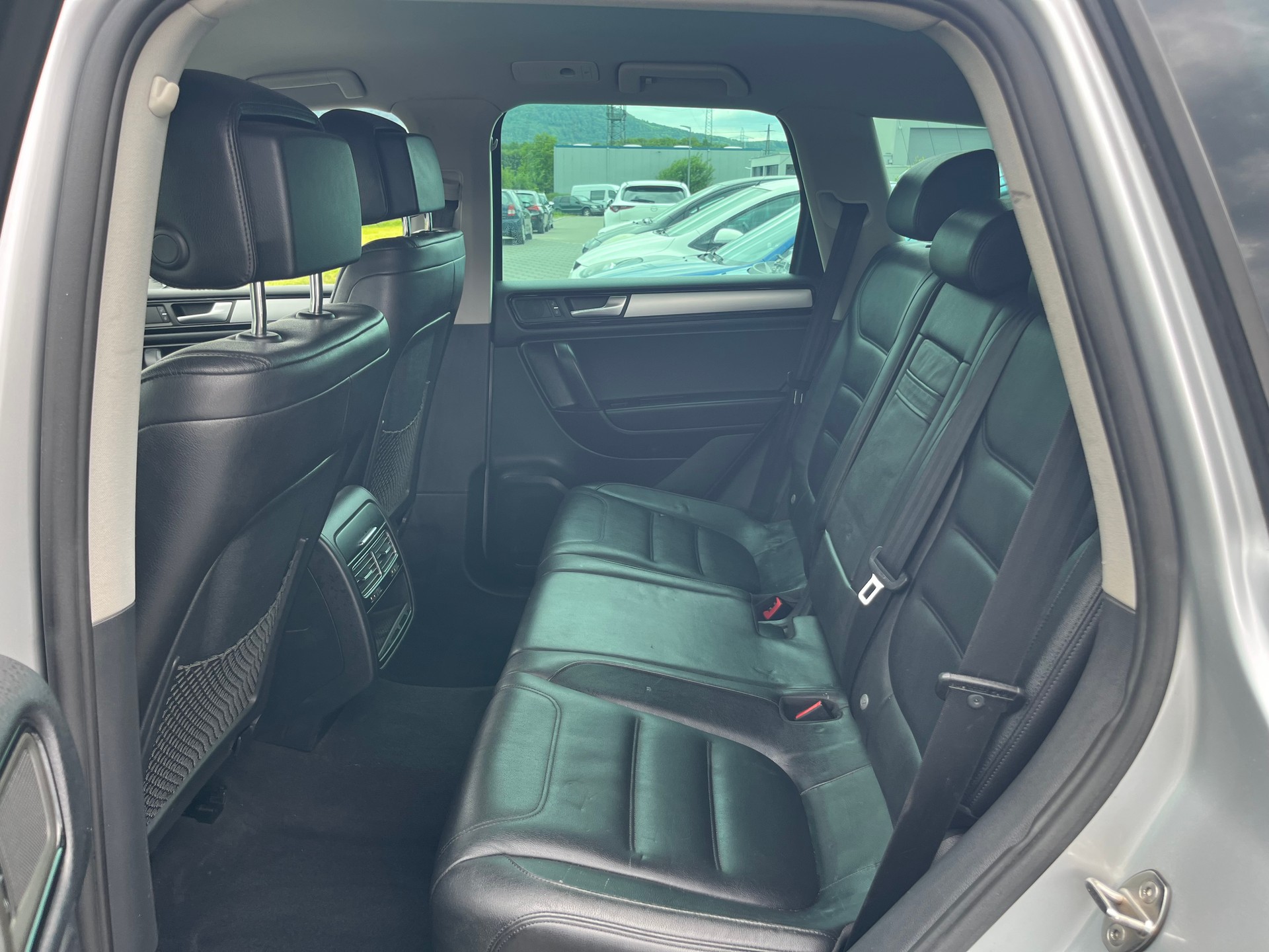 VW Touareg 3.0 TDI BlueMotion Technology Tiptronic-image-12