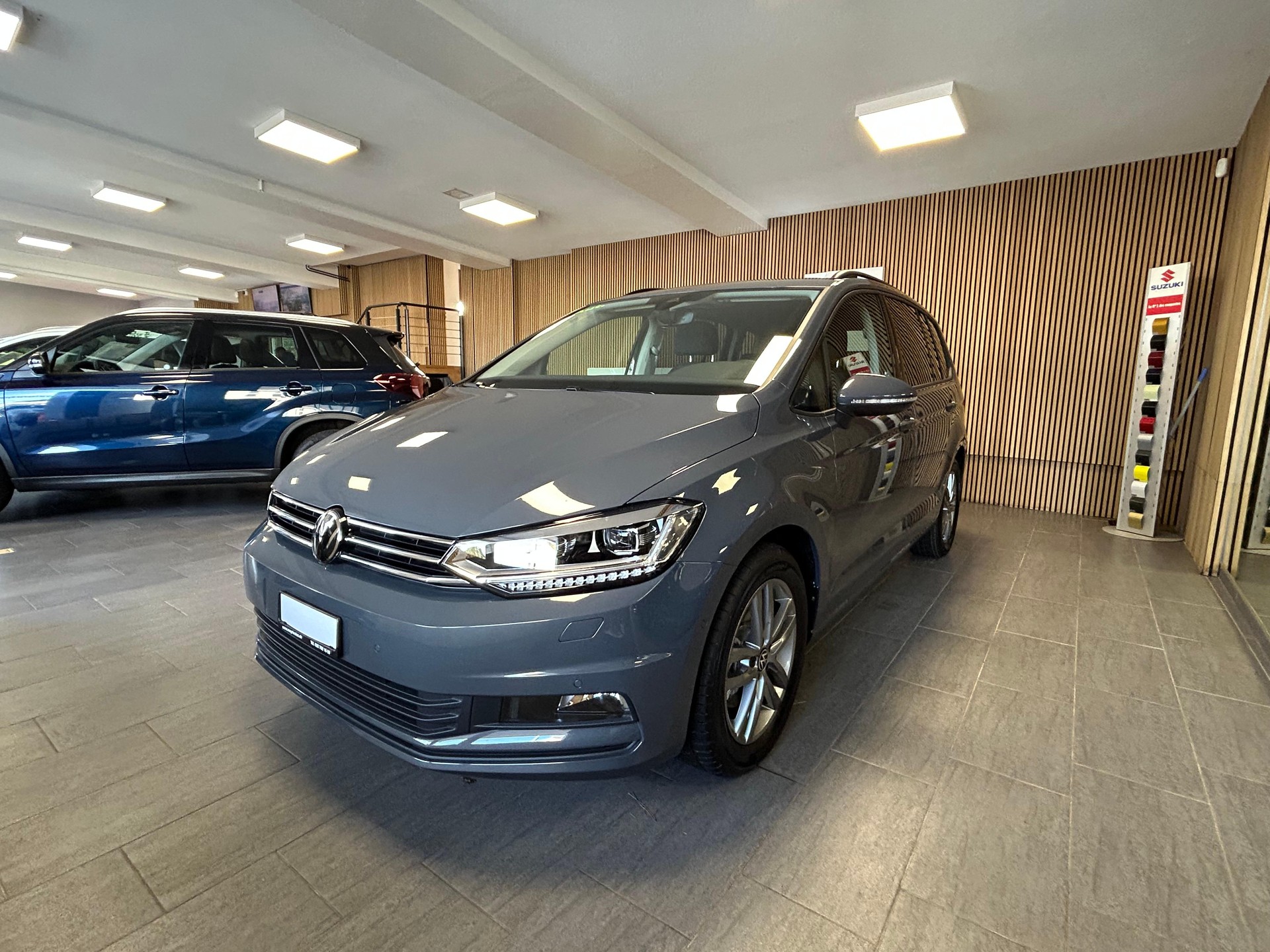 VW Touran 1.5 TSI Comfortline DSG 7 Place/7Platz-image-4