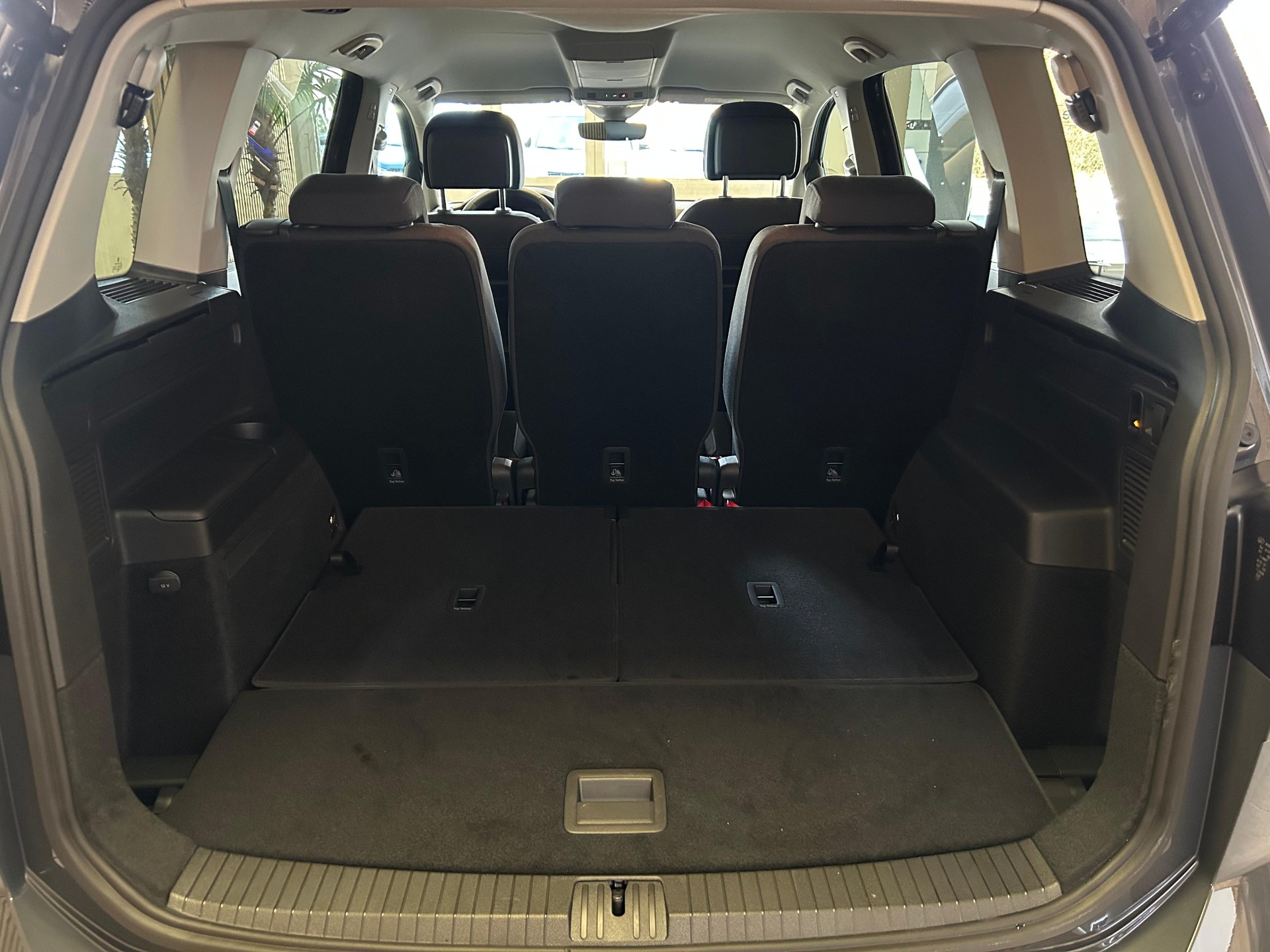 VW Touran 1.5 TSI Comfortline DSG 7 Place/7Platz-image-25