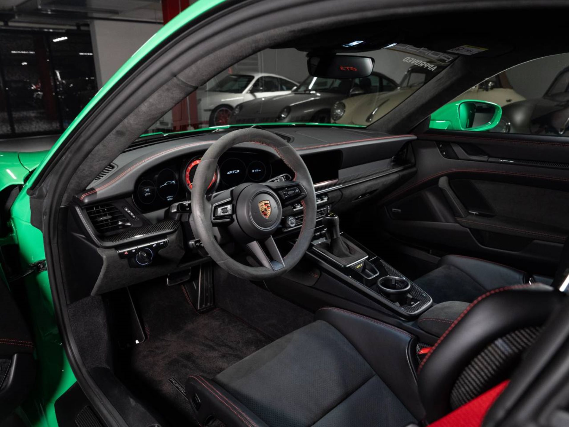 PORSCHE 911 GT3 (MY23)-showroom-element-3