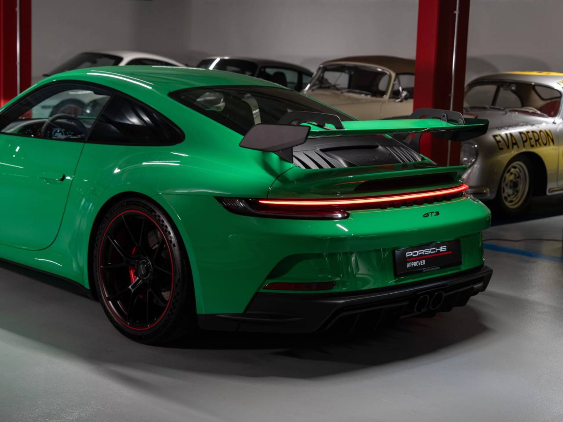 PORSCHE 911 GT3 (MY23)-image-25