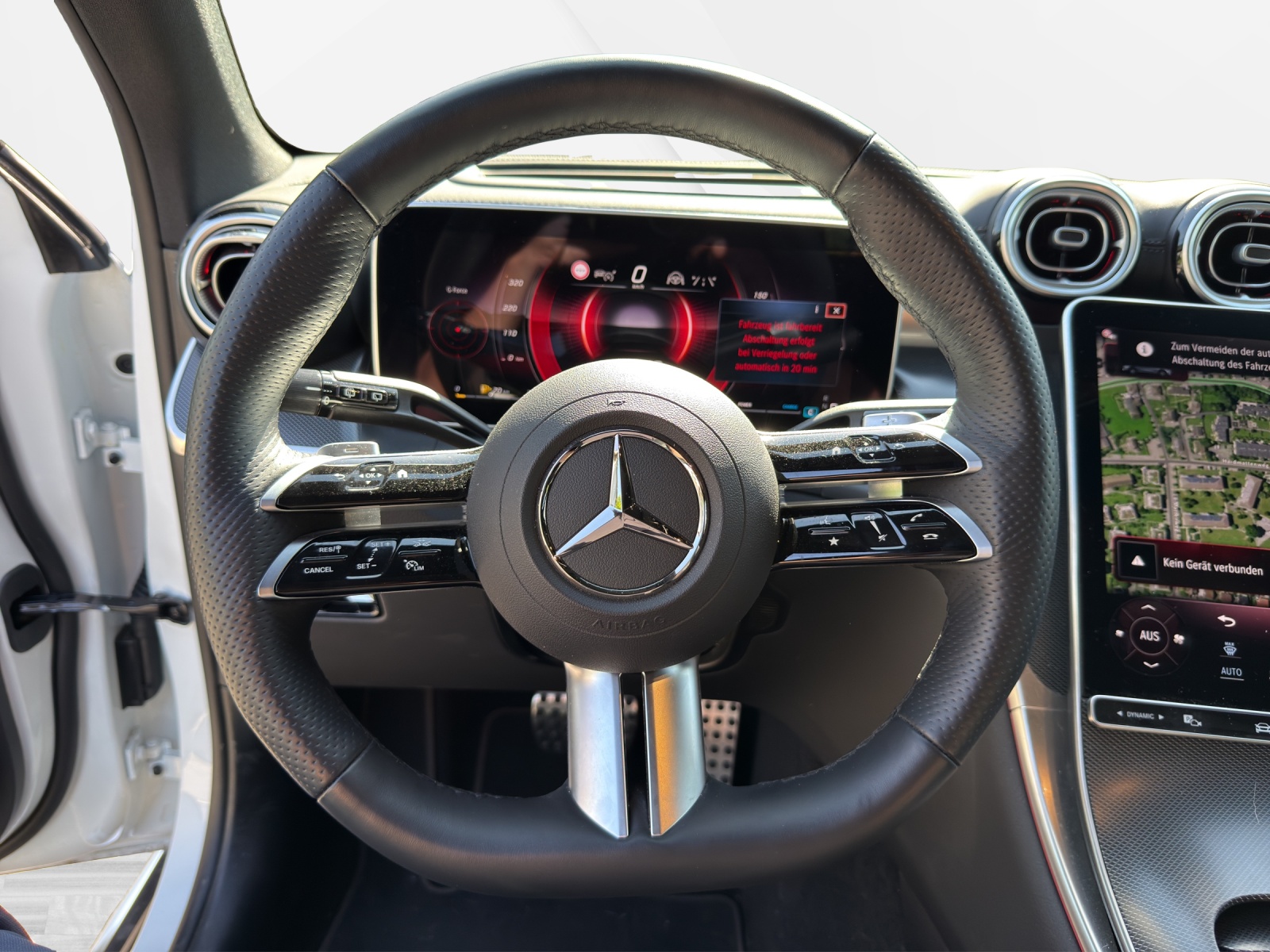 MERCEDES-BENZ GLC 200 AMG Line 4matic-image-11