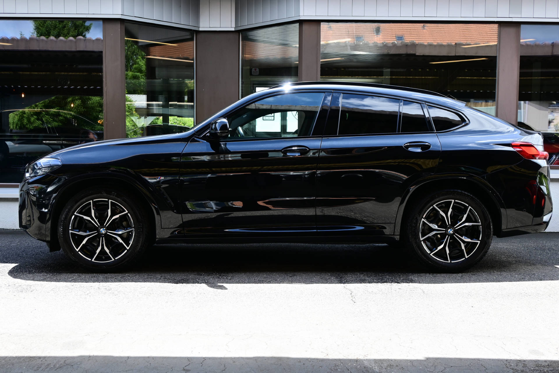 BMW X4 20d xDrive **M-Sport Pro** All Black**-image-4