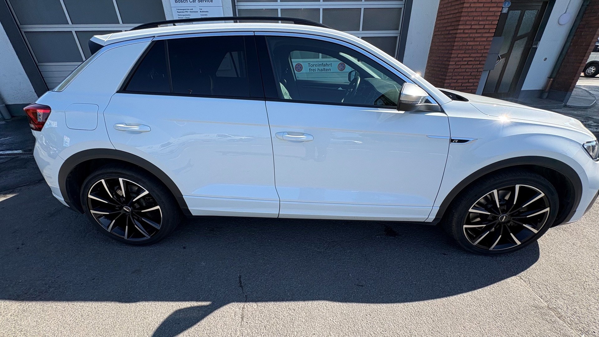 VW T-Roc 2.0 TSI R DSG 4Motion-image-1