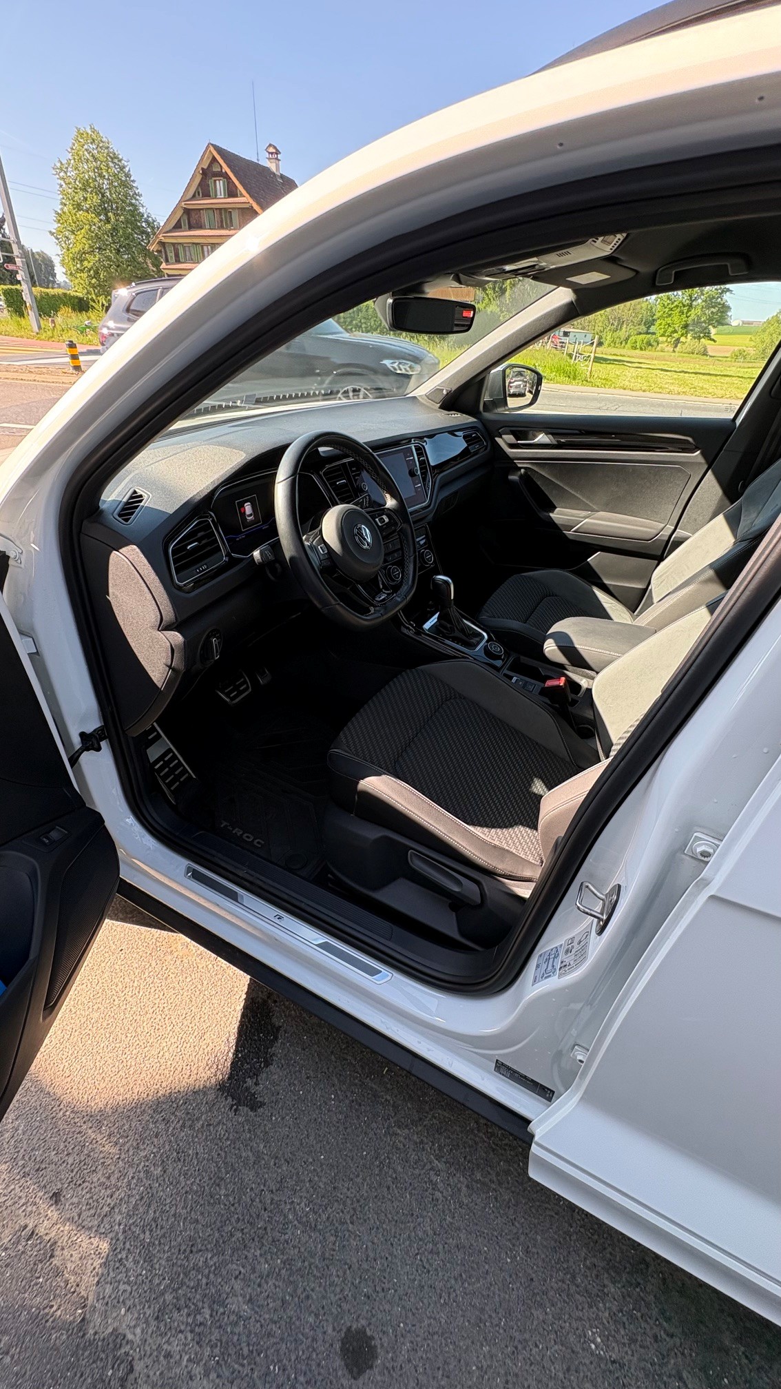 VW T-Roc 2.0 TSI R DSG 4Motion-image-7