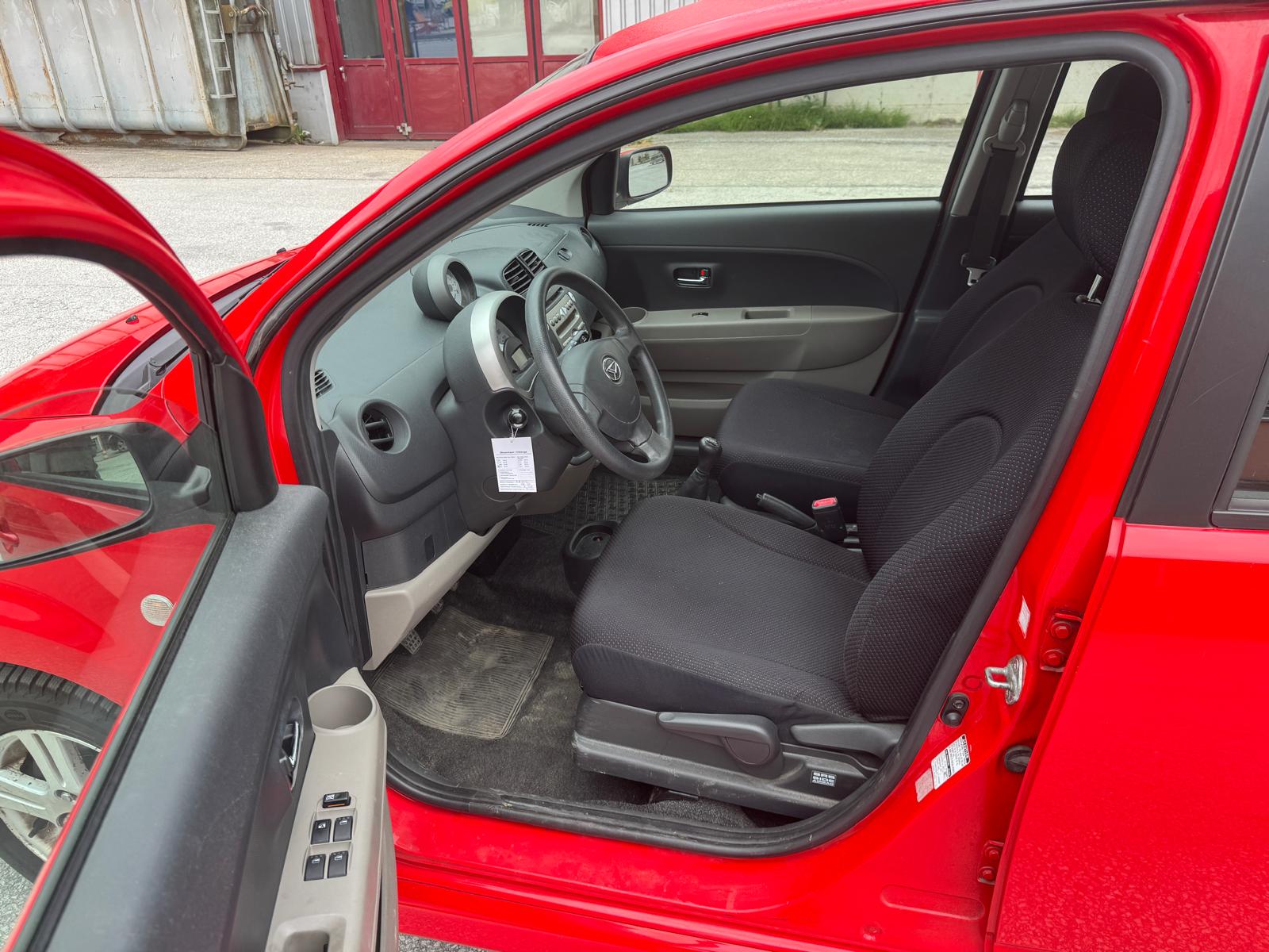 DAIHATSU Sirion 1.3 eco-4WD-image-8