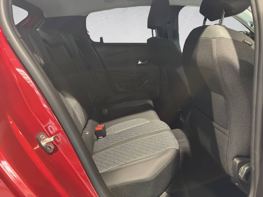 PEUGEOT 208 1.2 Hybrid Allure-image-12