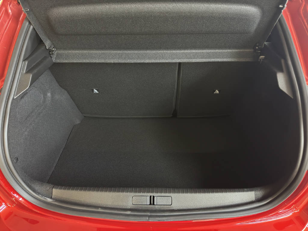 PEUGEOT 208 1.2 Hybrid Allure-image-7