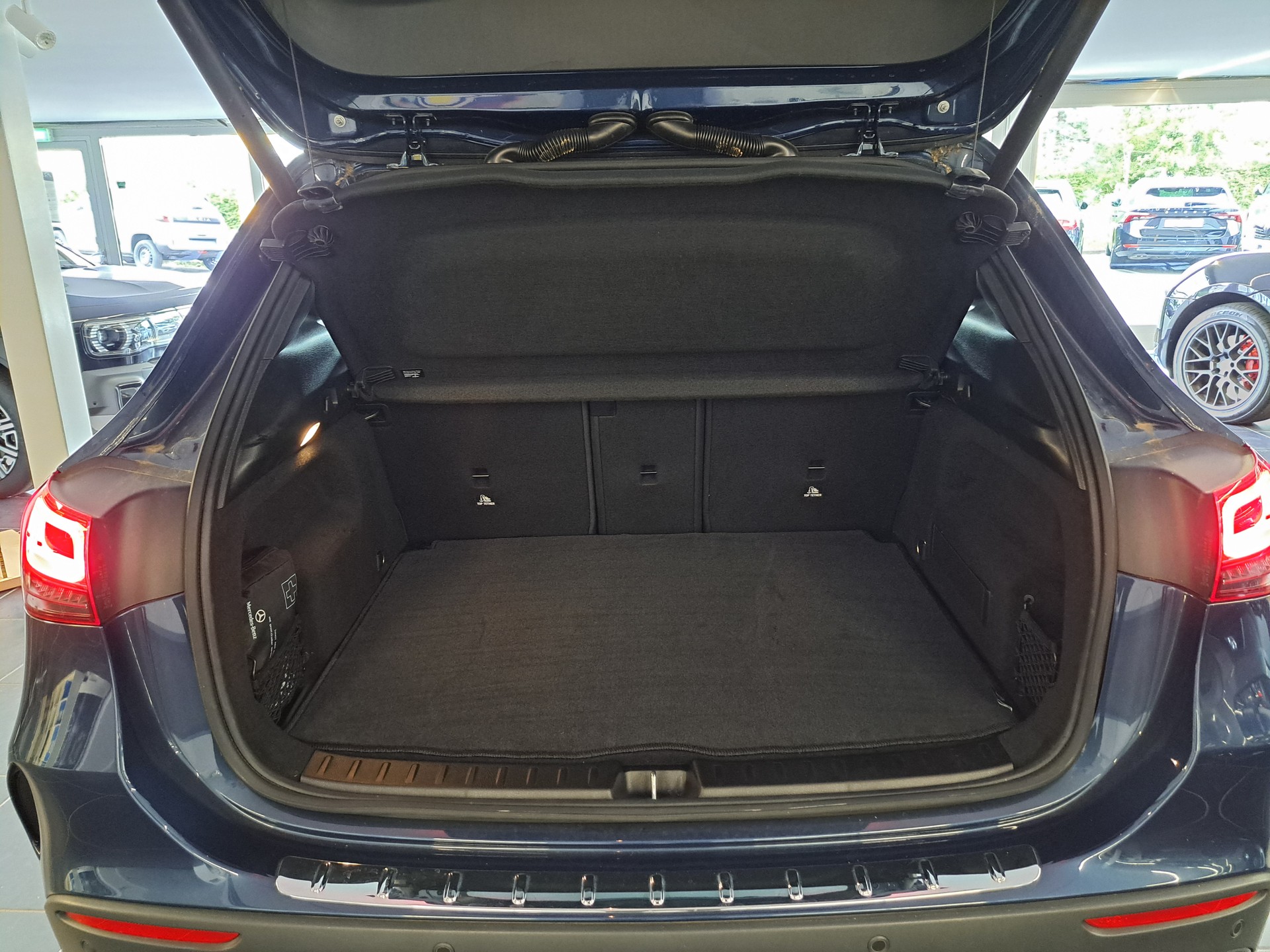 MERCEDES-BENZ GLA 45 S AMG 4Matic+ 8G-Speedshift DCT-image-3