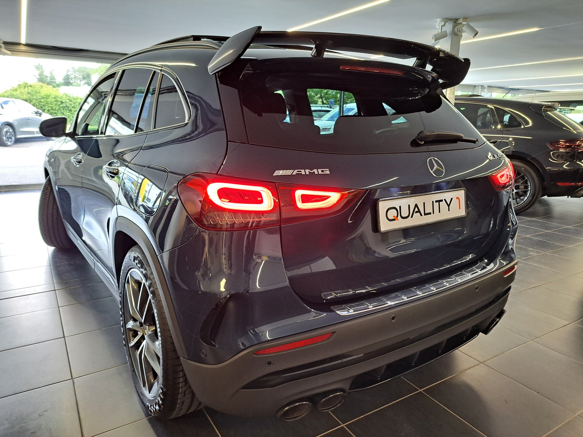 MERCEDES-BENZ GLA 45 S AMG 4Matic+ 8G-Speedshift DCT-image-2