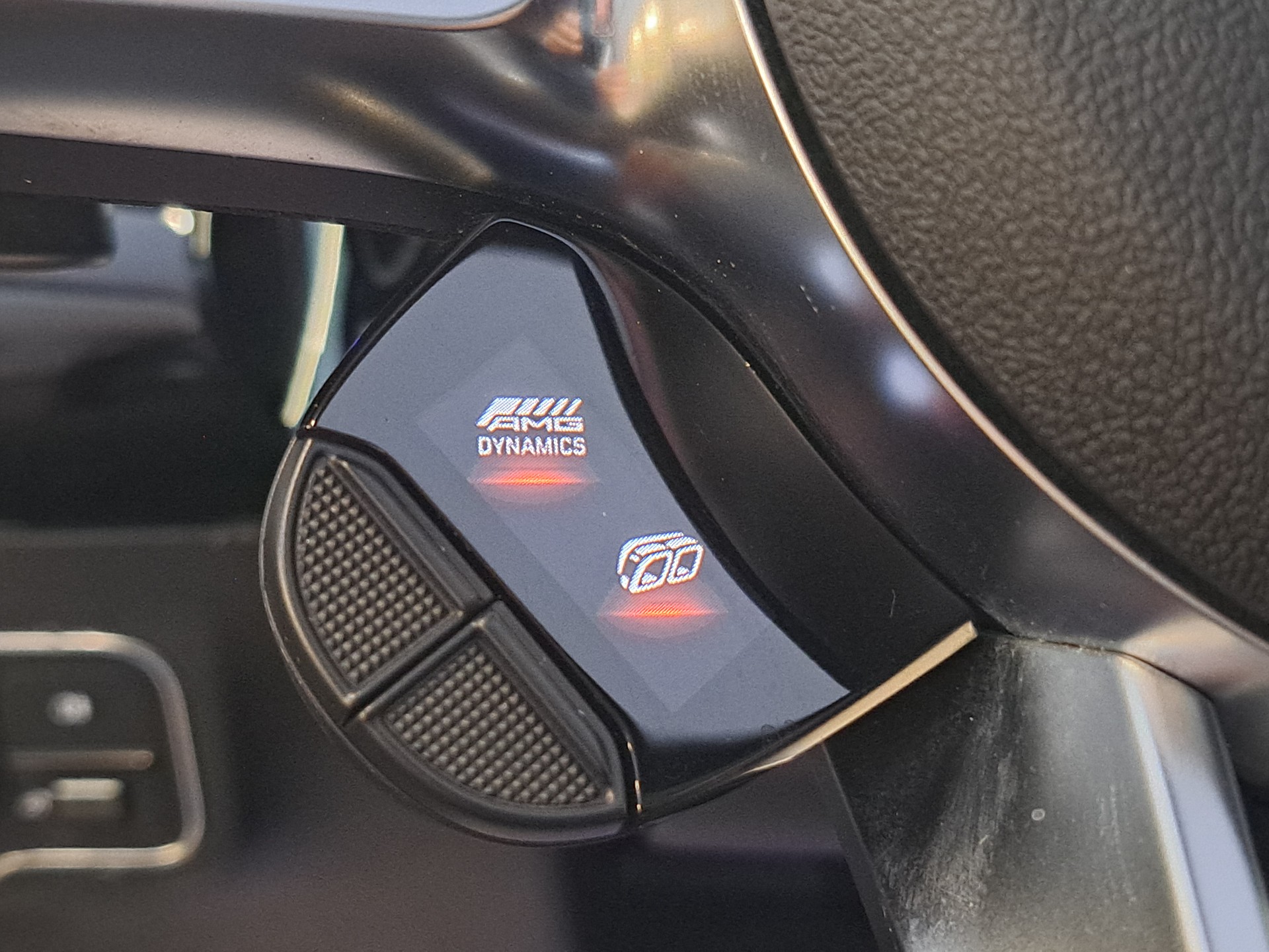 MERCEDES-BENZ GLA 45 S AMG 4Matic+ 8G-Speedshift DCT-image-12