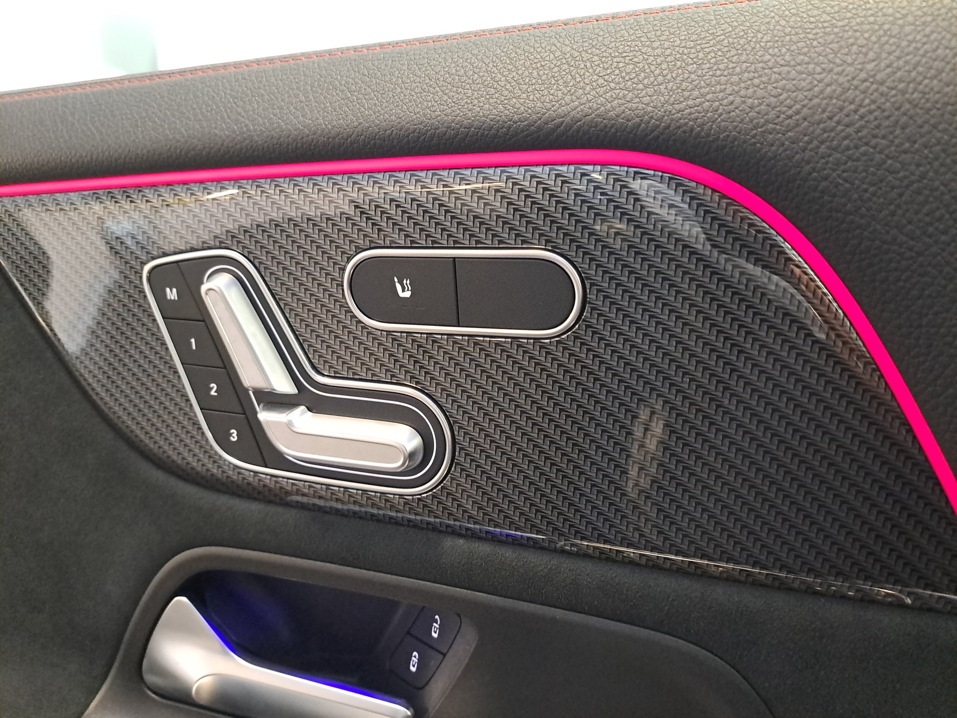 MERCEDES-BENZ GLA 45 S AMG 4Matic+ 8G-Speedshift DCT-image-9