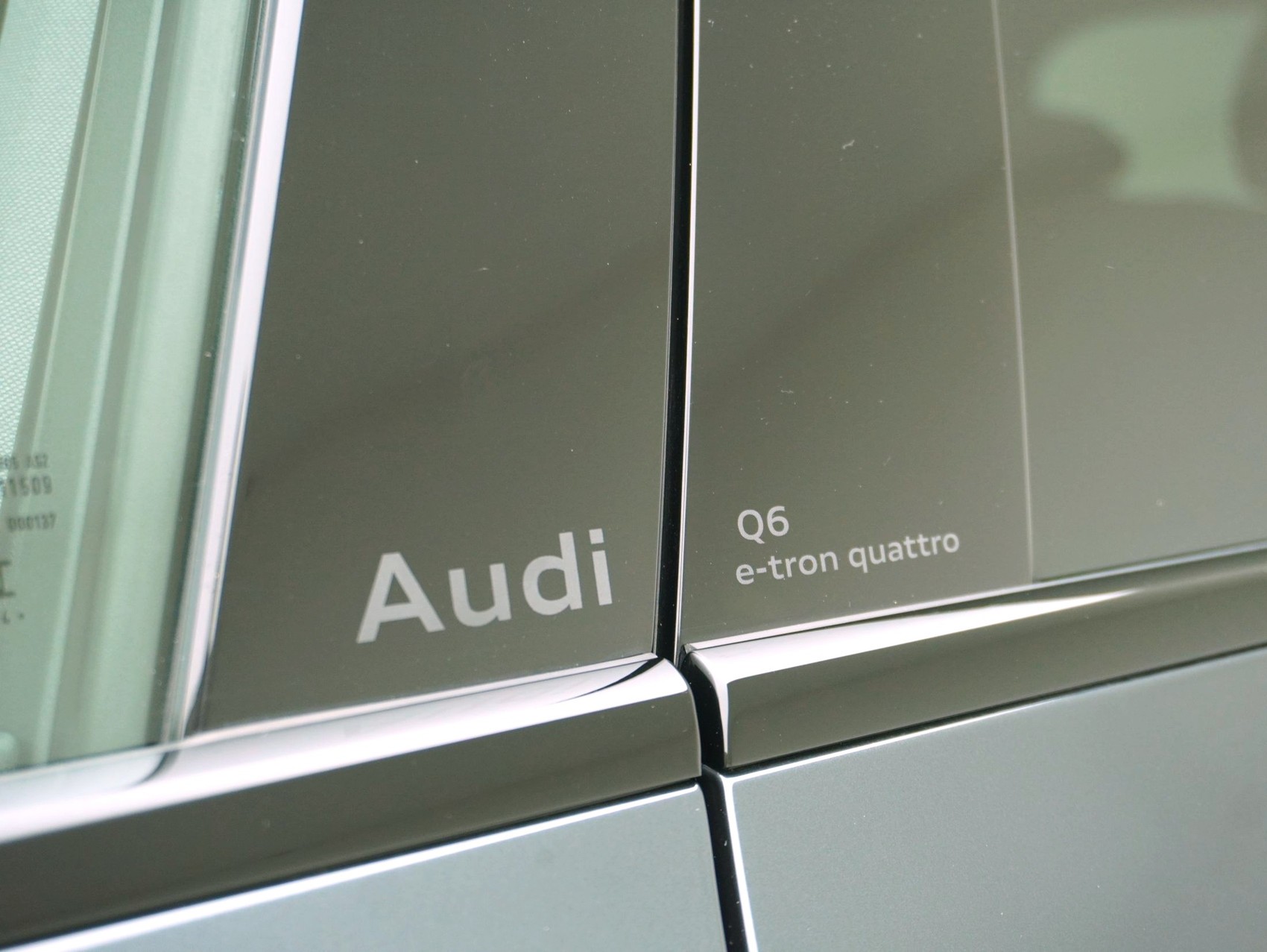 AUDI Q6 e-tron quattro **Audi Werksgarantie bis 06/2030**-image-10