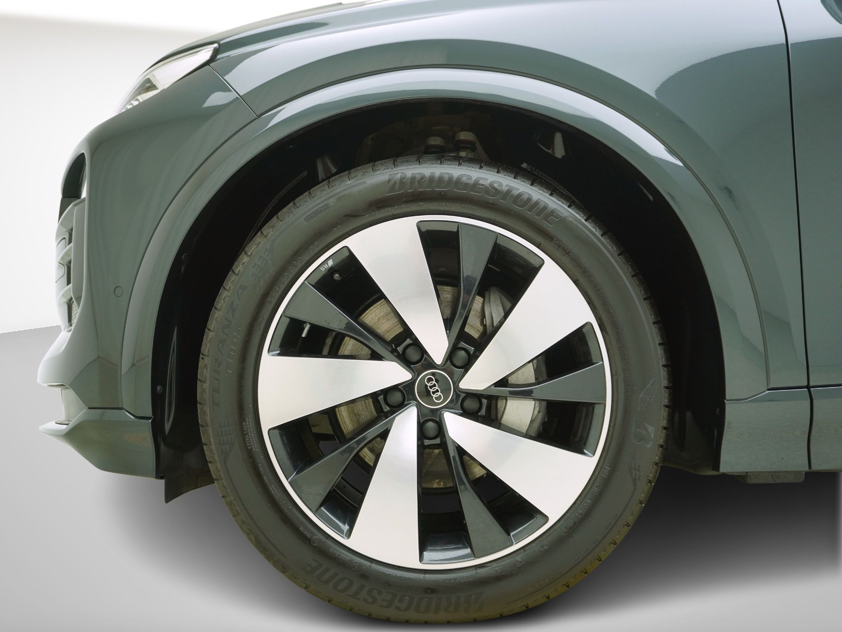 AUDI Q6 e-tron quattro **Audi Werksgarantie bis 06/2030**-image-8