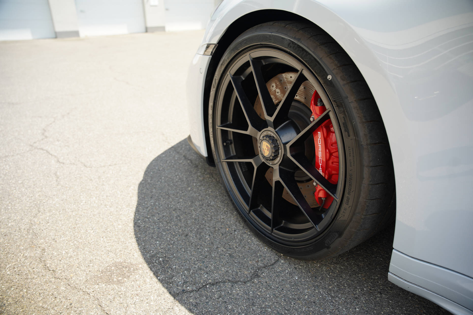 PORSCHE 911 Carrera 4 GTS Cabriolet Eisgrau-image-5