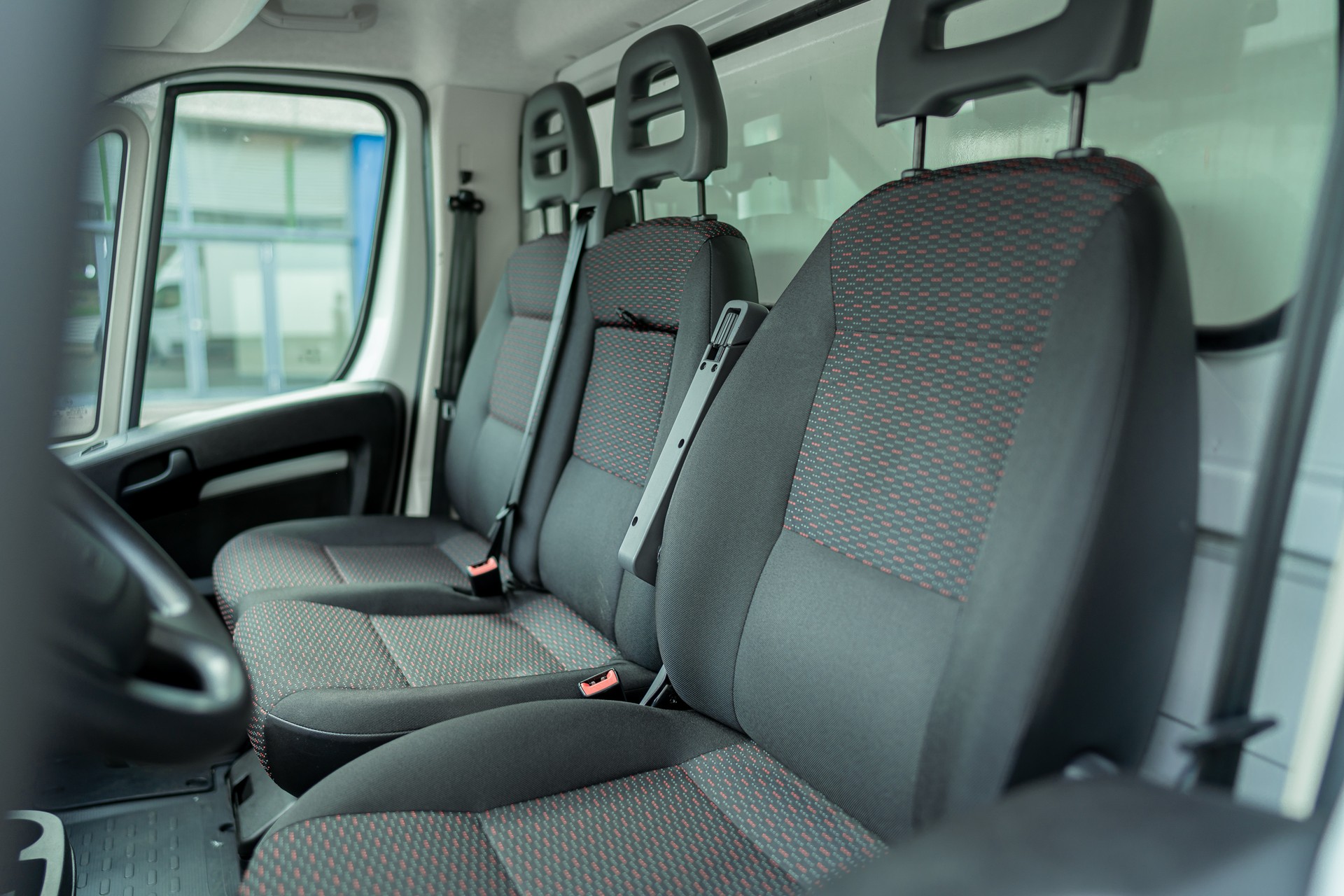 PEUGEOT 2.2 BlueHDi 165-image-3