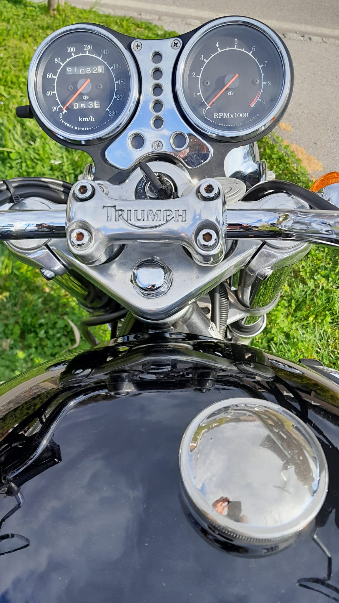 TRIUMPH Thunderbird 900-image-4
