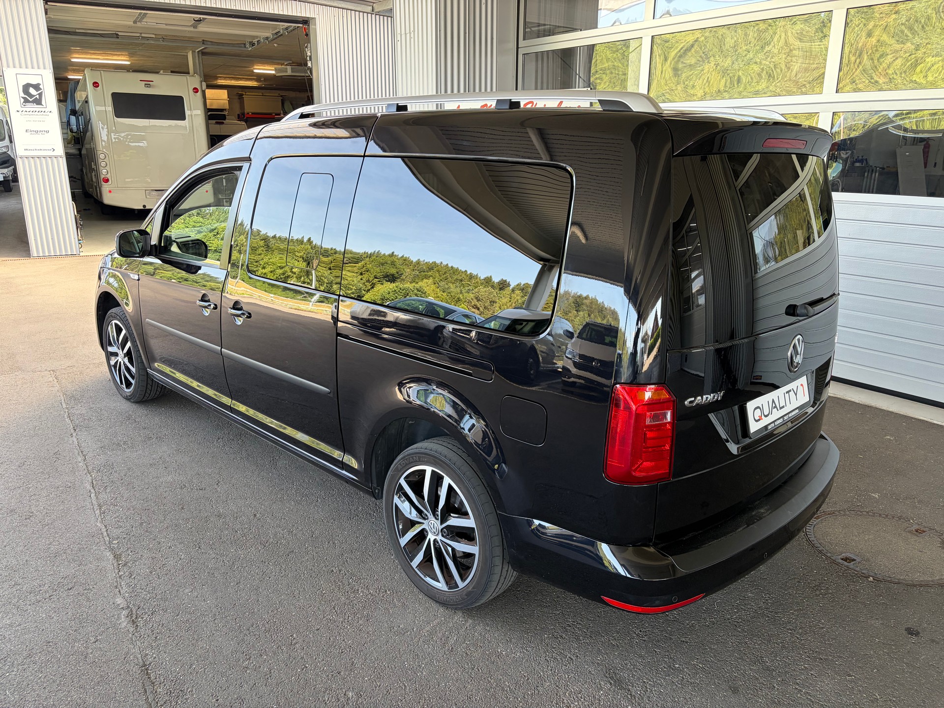 VW Caddy Maxi 2.0 TDI Family Beach 7.Sitze mit AHK-showroom-element-2