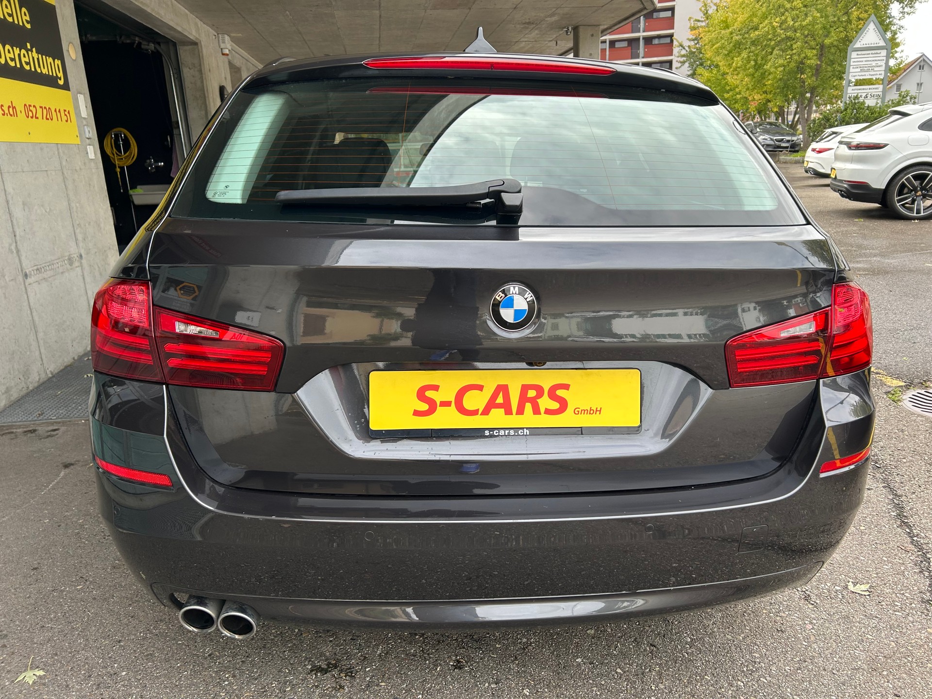 BMW 520d Touring xDrive Steptronic-showroom-element-2