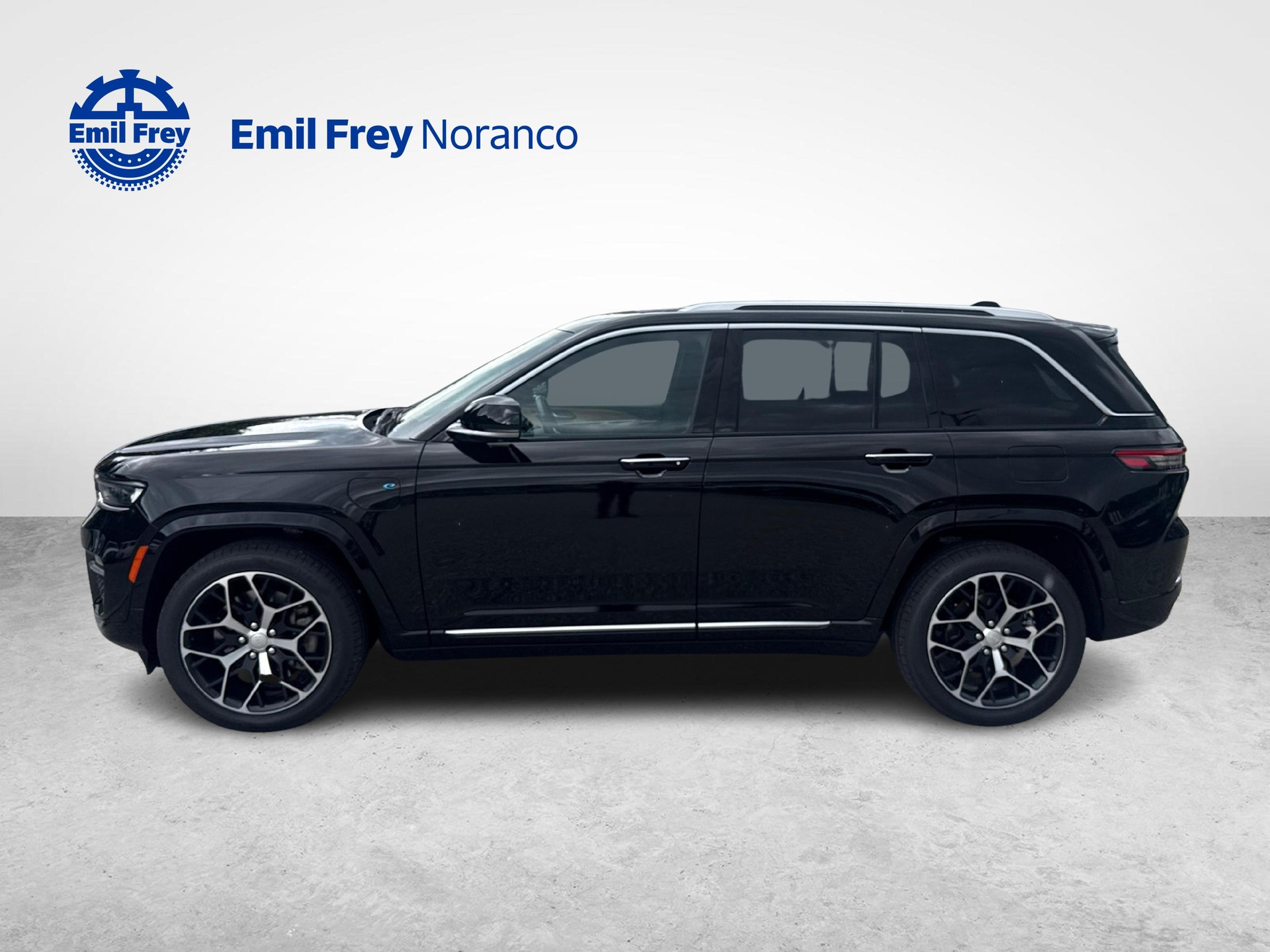 JEEP Grand Cherokee 2.0 Turbo Summit Reserve 4xe - Gancio traino amovibile e pneumatici invernali inclusi-showroom-element-2