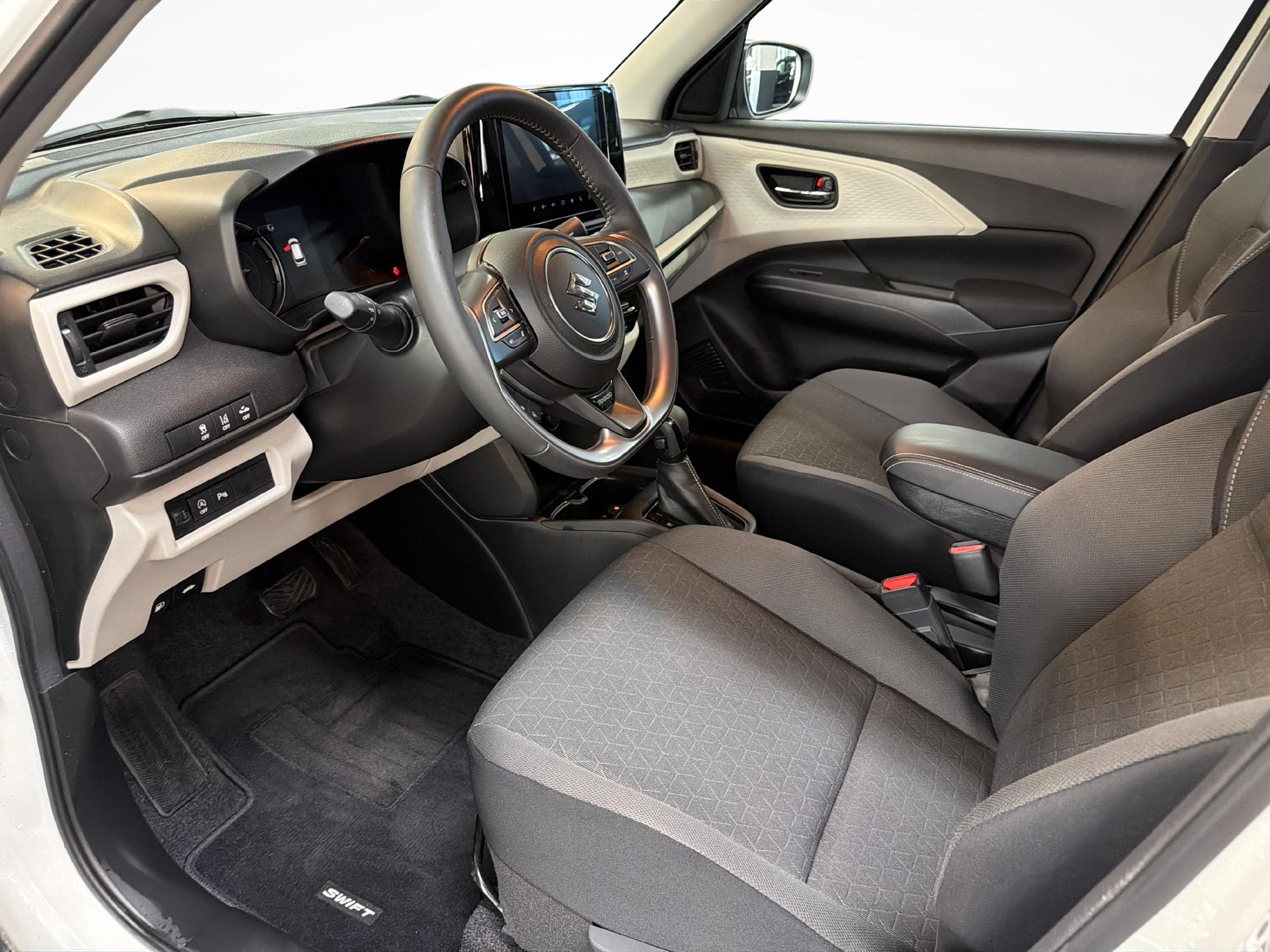 SUZUKI Swift 1.2 Tradizio Hybrid-image-10
