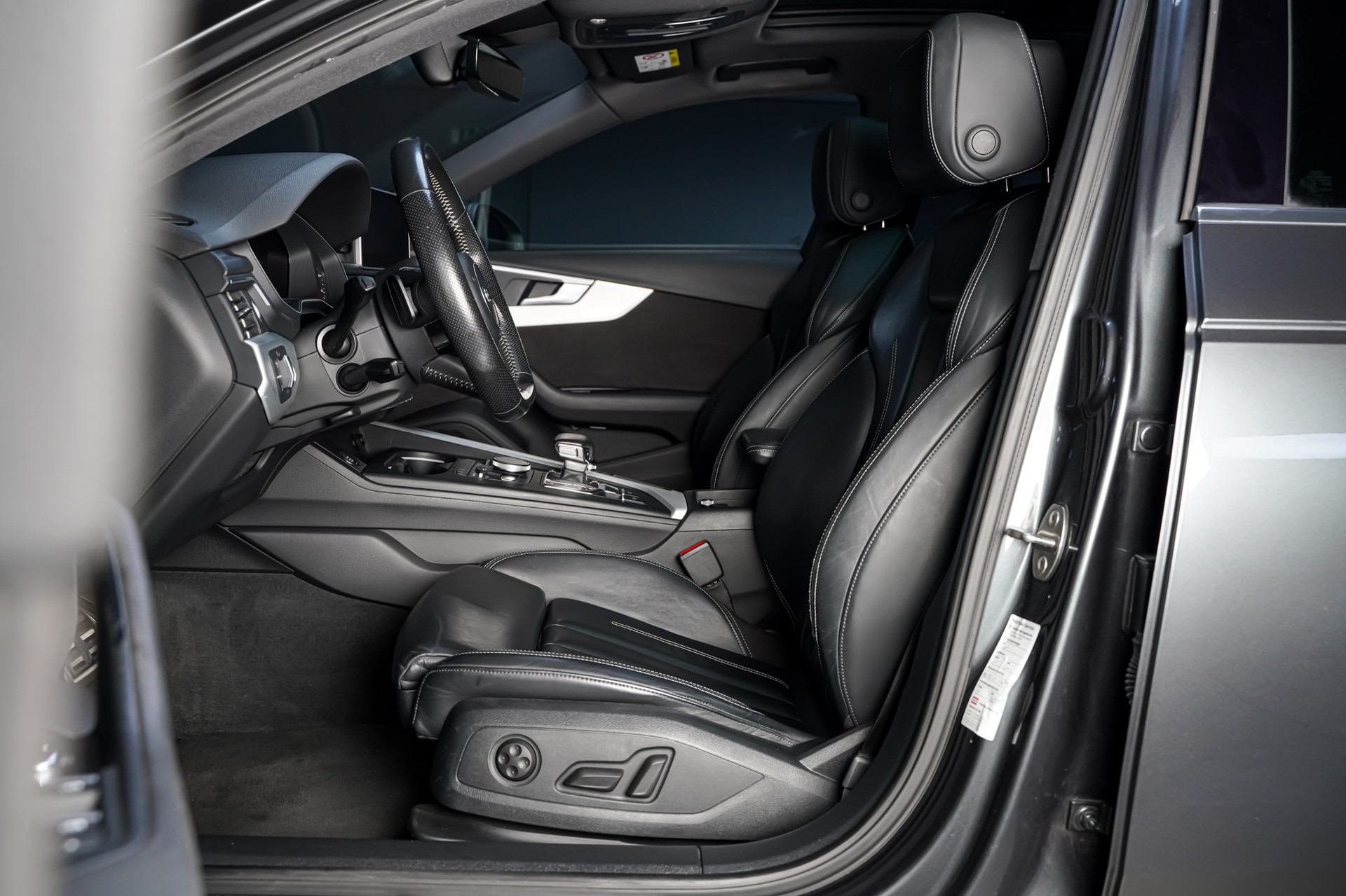 AUDI A4 Avant 3.0 TDI S-Line quattro S-tronic-image-10