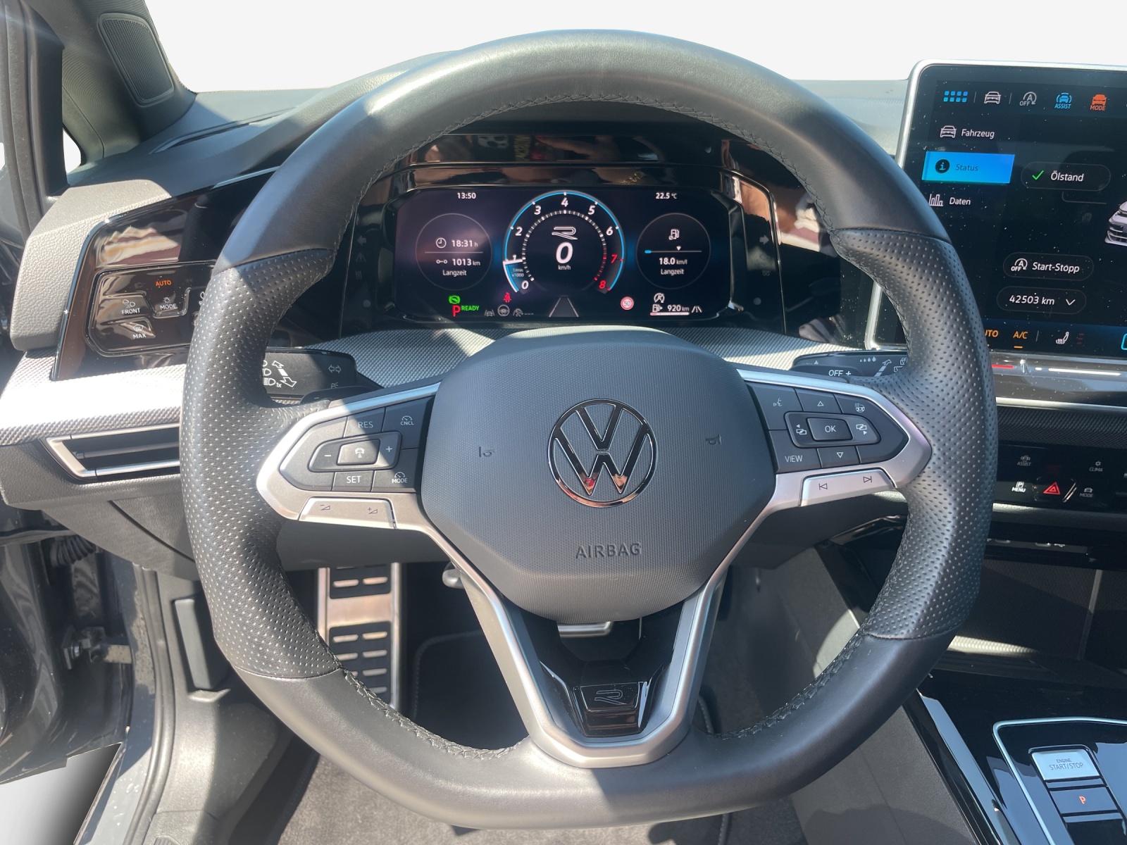 VW Golf 1.5 e TSI mHEV R-Line DSG-image-9