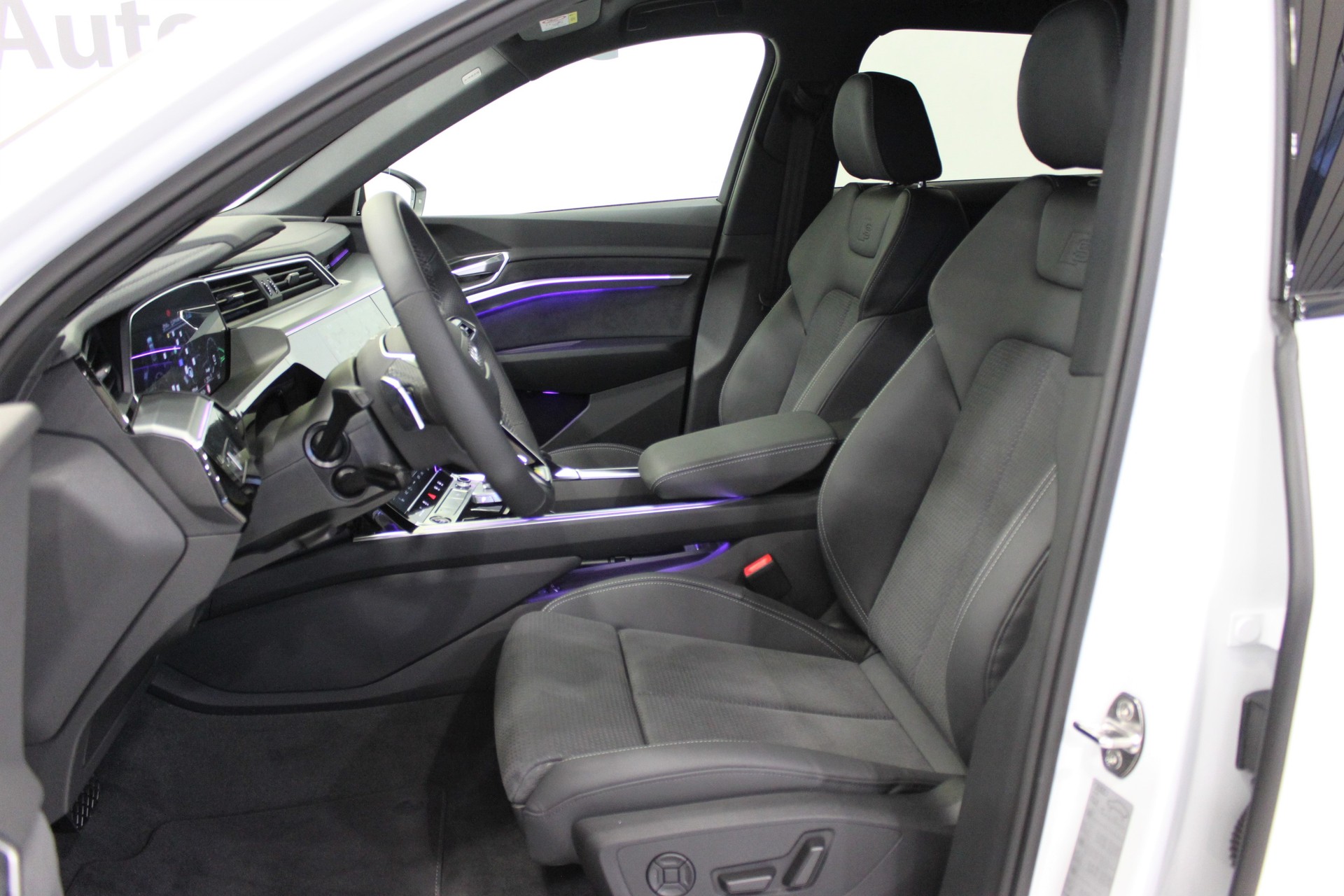 AUDI e-tron 55 S Line Black Edition quattro (CH)-image-6