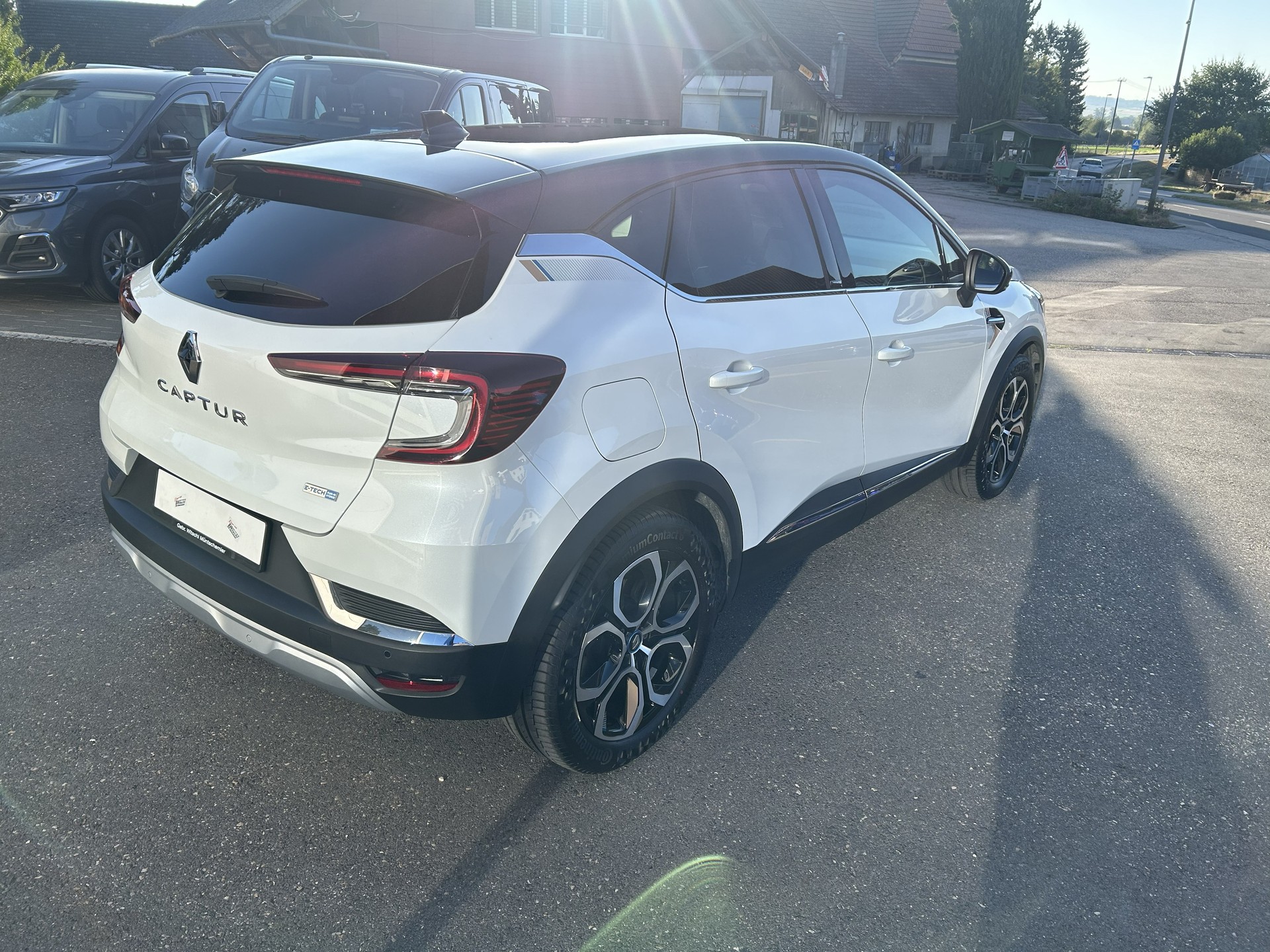 RENAULT Captur 1.6 E-Tech Edition1 DHT-showroom-element-3