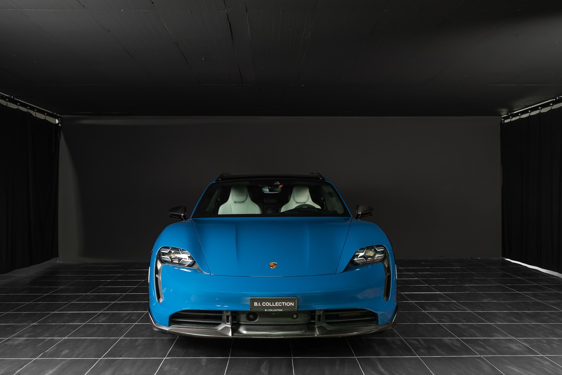 PORSCHE Taycan Turbo S Cross Turismo-image-8