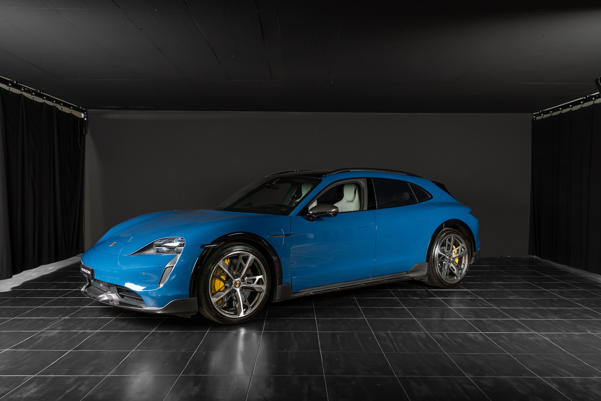 PORSCHE Taycan Turbo S Cross Turismo