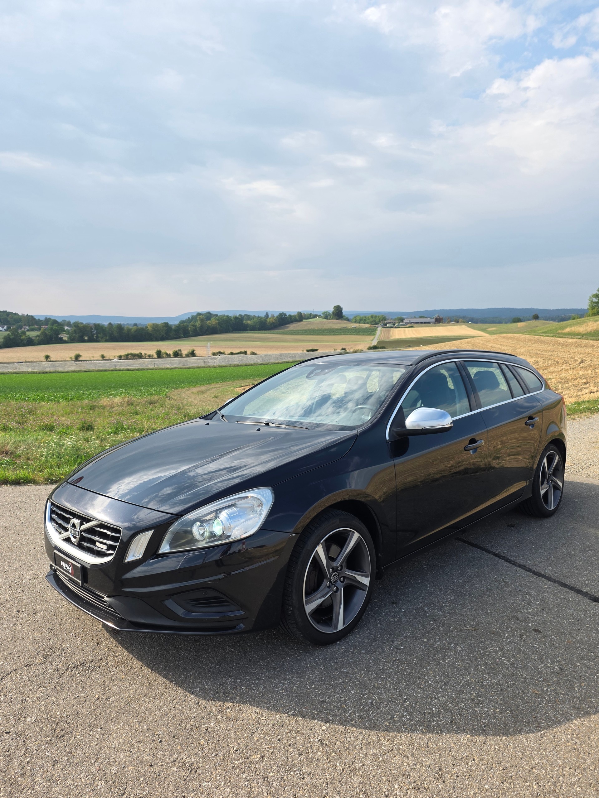 VOLVO V60 D5 AWD R-Design Geartronic-image-8