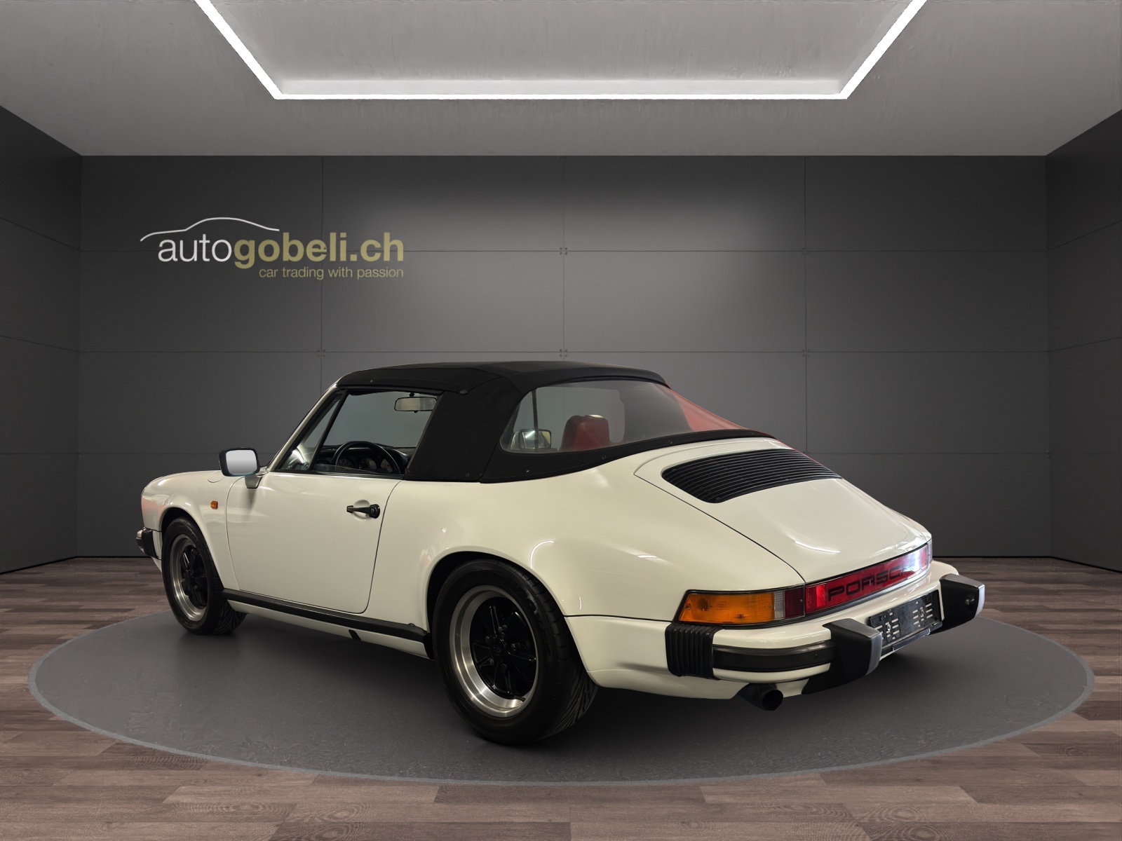 PORSCHE 911 SC Cabrio-showroom-element-1
