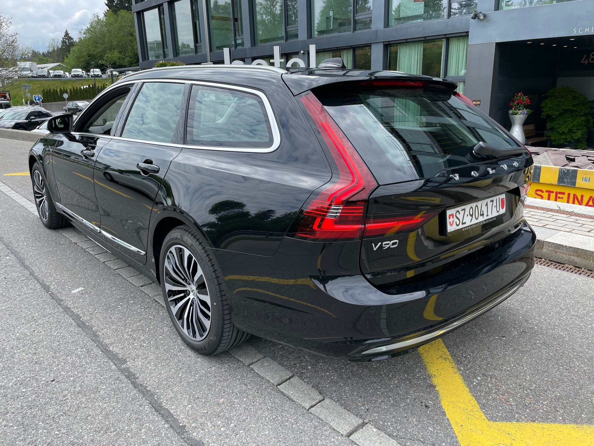 VOLVO V90 T6 eAWD Plug in Hybrid Core Geartronic-image-7