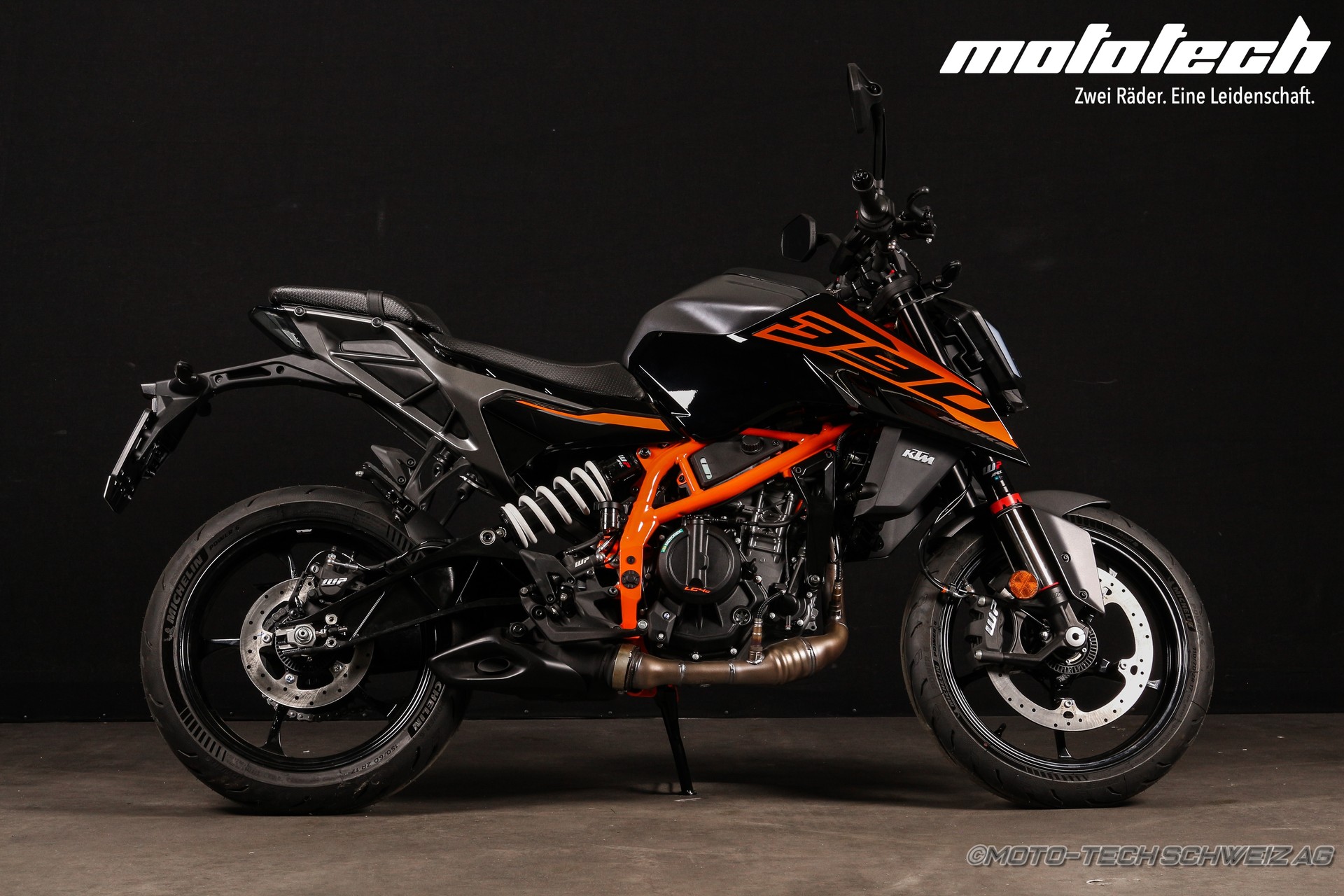 KTM 390 Duke-image-1