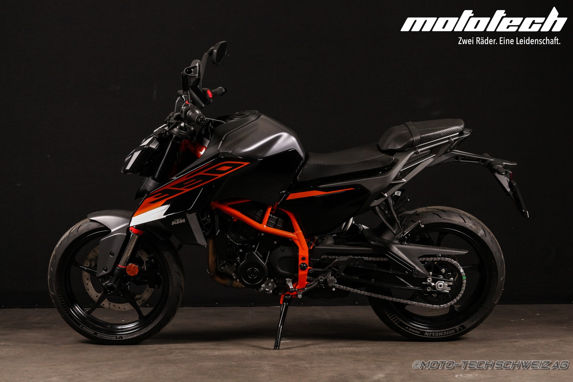 KTM 390 Duke-image-4