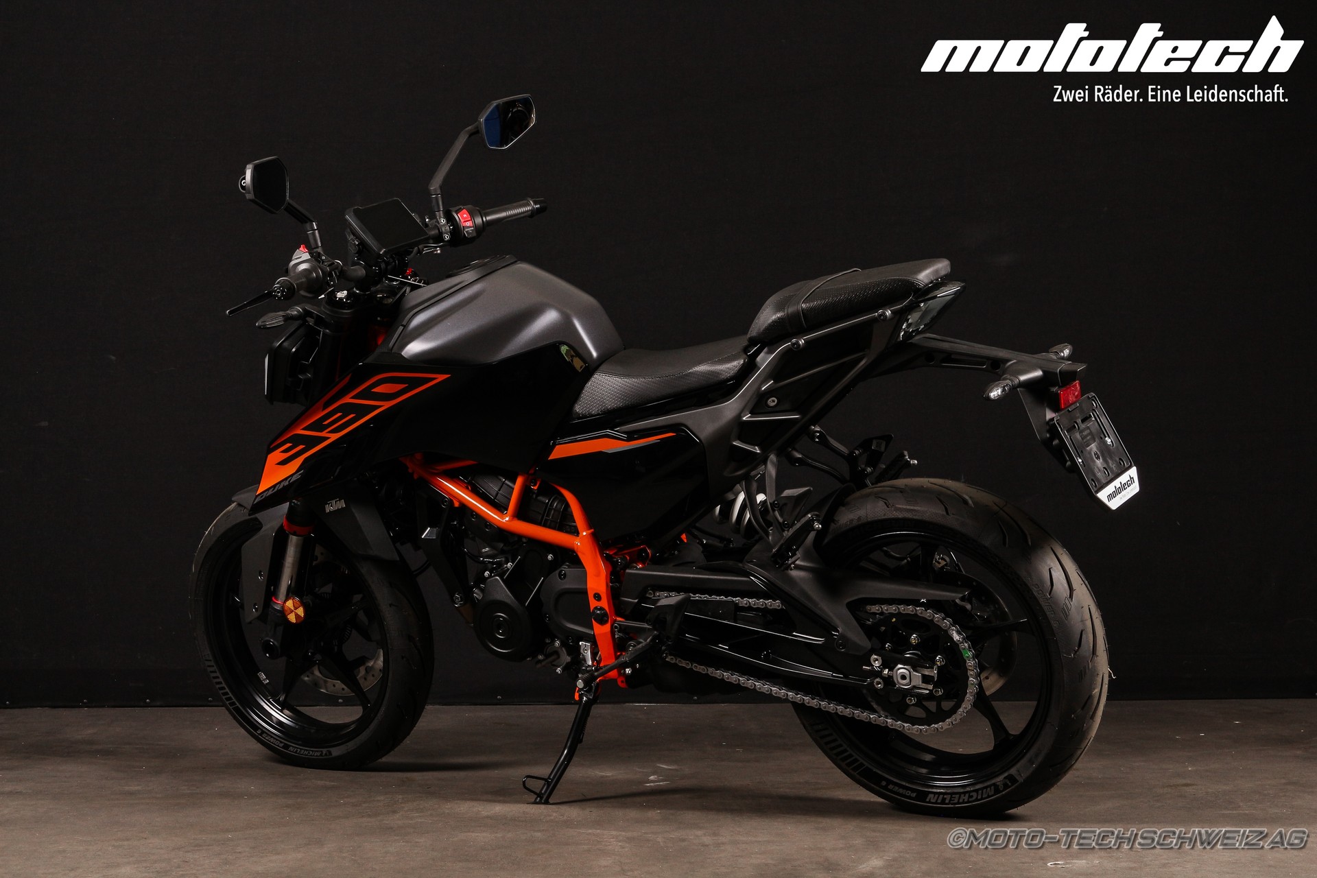 KTM 390 Duke-image-3