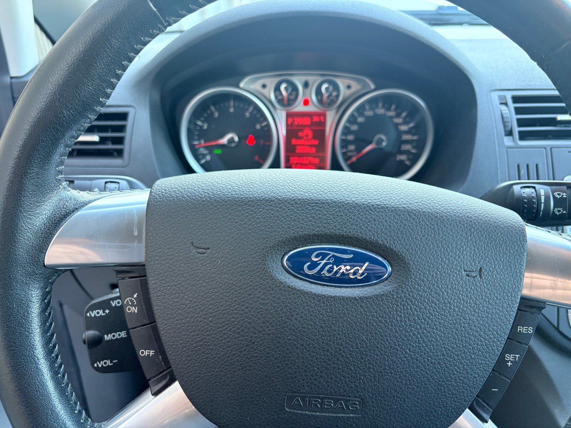 FORD C-Max 2.0 16V Titanium Automatic-image-7