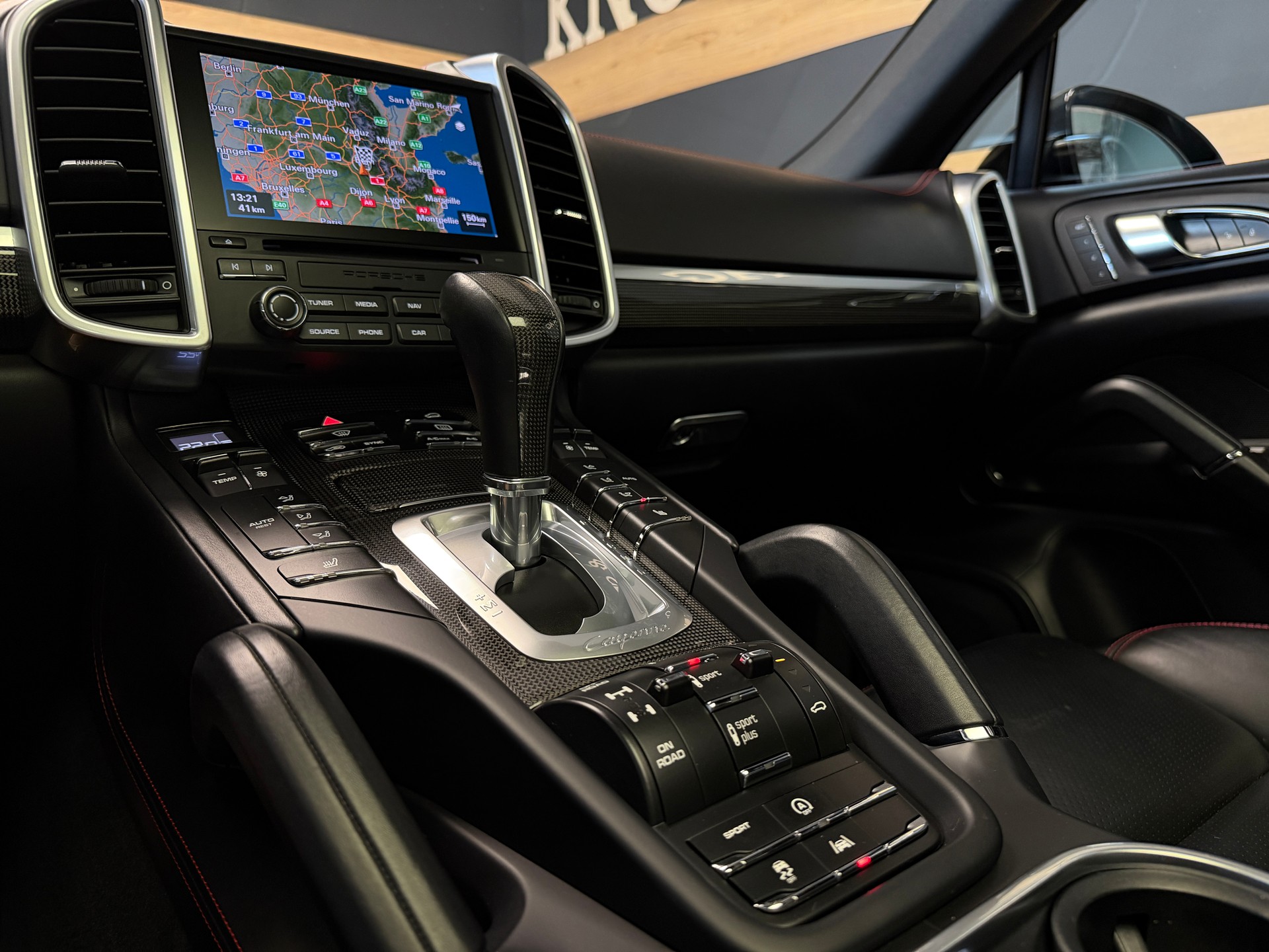 PORSCHE Cayenne S Diesel Platinum-image-11