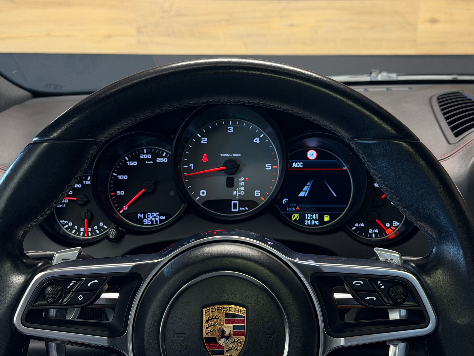 PORSCHE Cayenne S Diesel Platinum-image-15