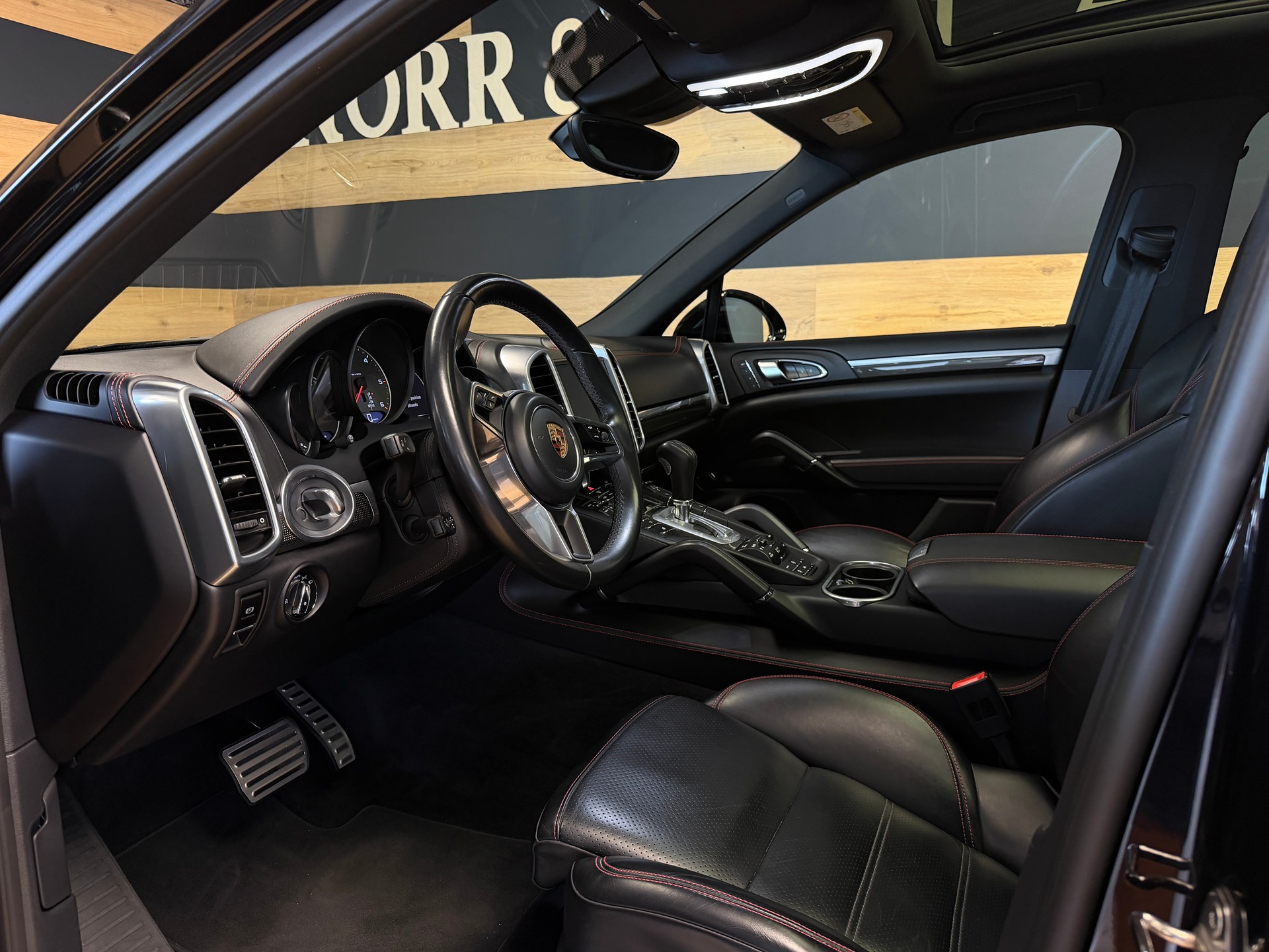 PORSCHE Cayenne S Diesel Platinum-image-22