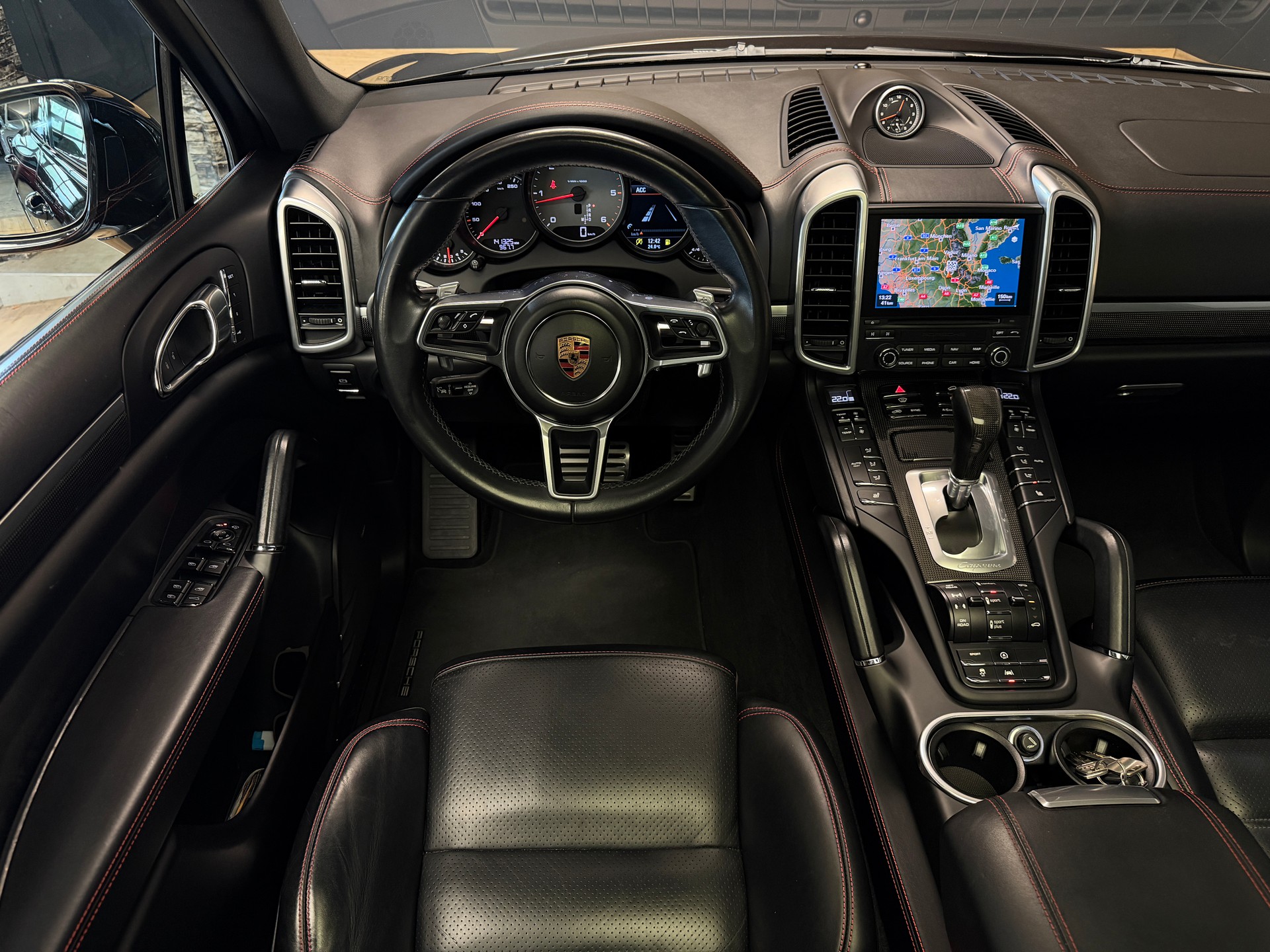 PORSCHE Cayenne S Diesel Platinum-image-10