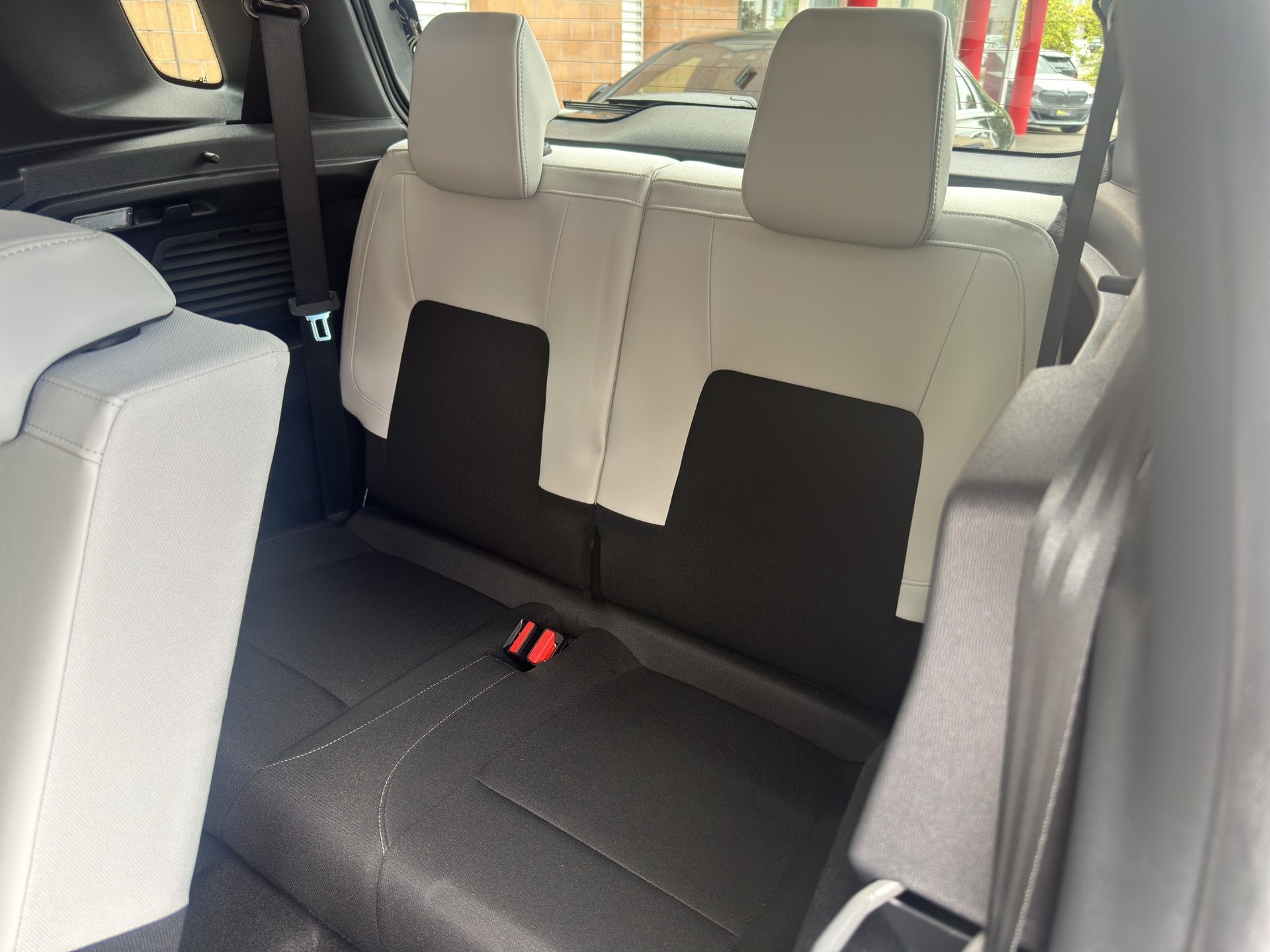CITROEN C3 Aircross 1.2i MH Max Aut. 7 Sitze!-image-13